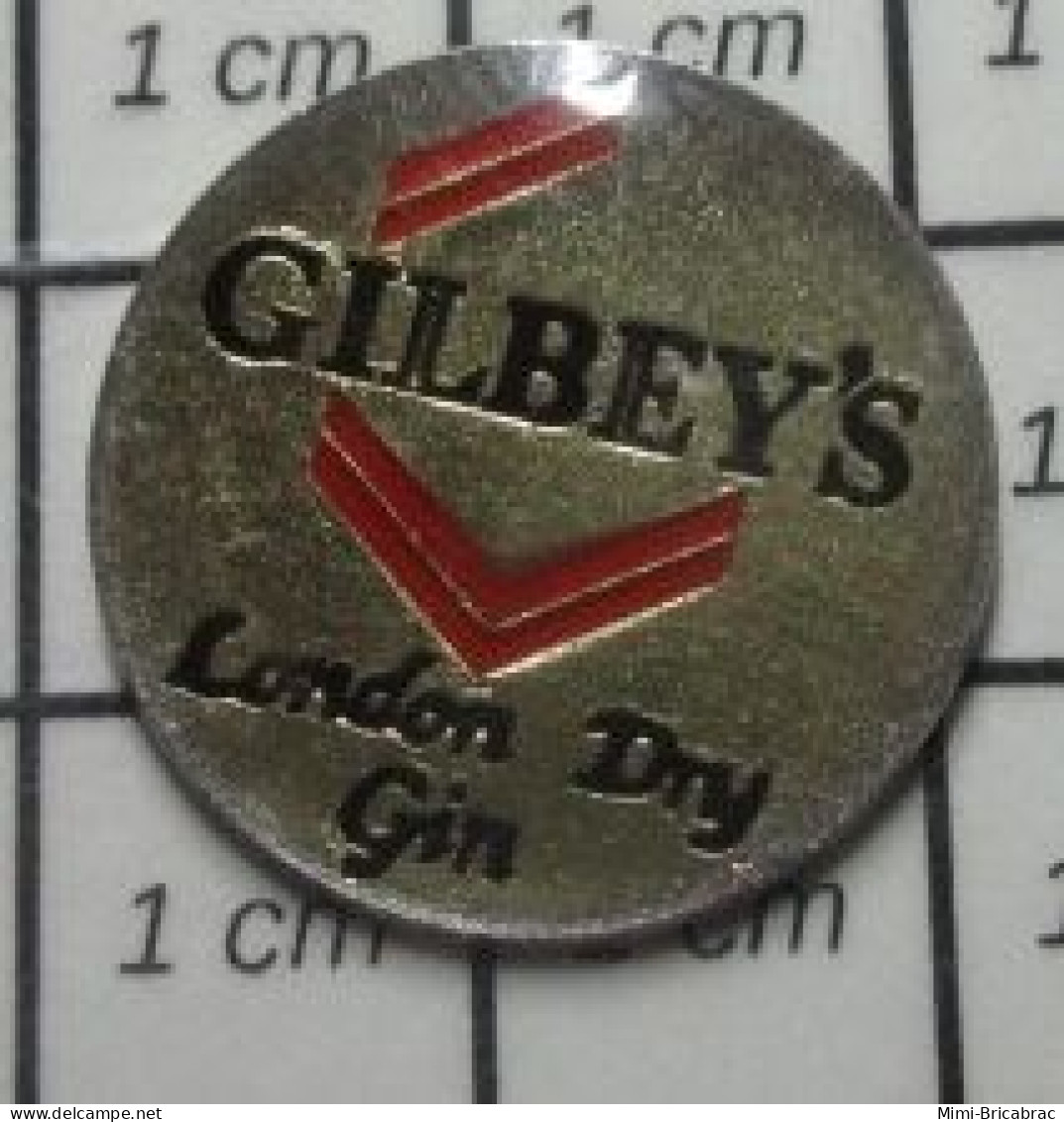 3617 Pin's Pins / Beau Et Rare / BOPISSONS / GILBEY'S LONDON DRY GIN - Beverages