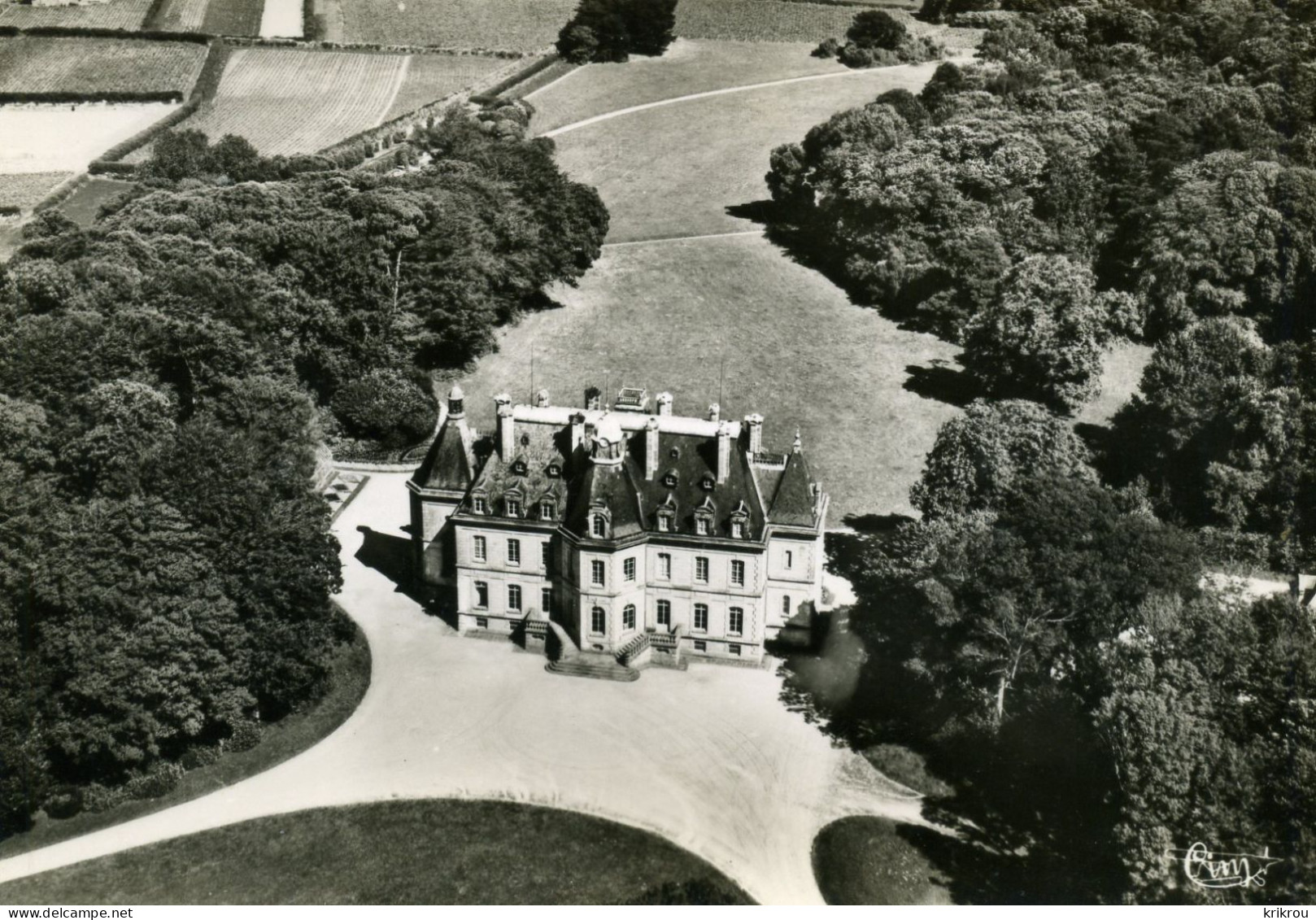 CPSM  SAINT-POL-de-LEON -  Château De Kernevez. Vue Aérienne. - Saint-Pol-de-Léon