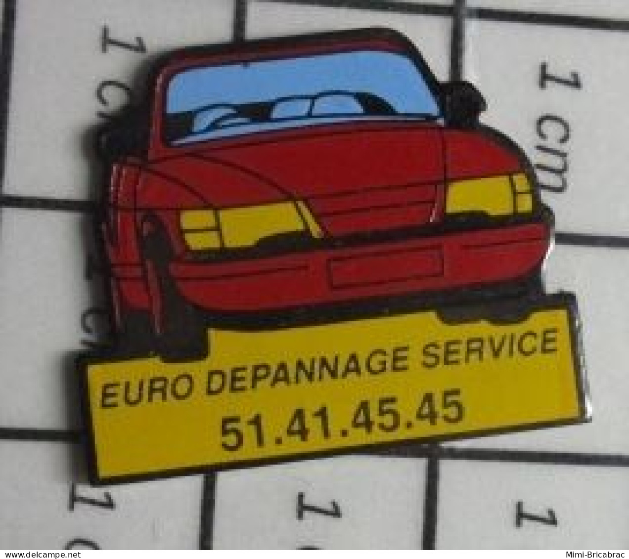 3617 Pin's Pins / Beau Et Rare / AUTOMOBILES / EURO DEPANNAGE SERVICE VOITURE ROUGE - Autres & Non Classés