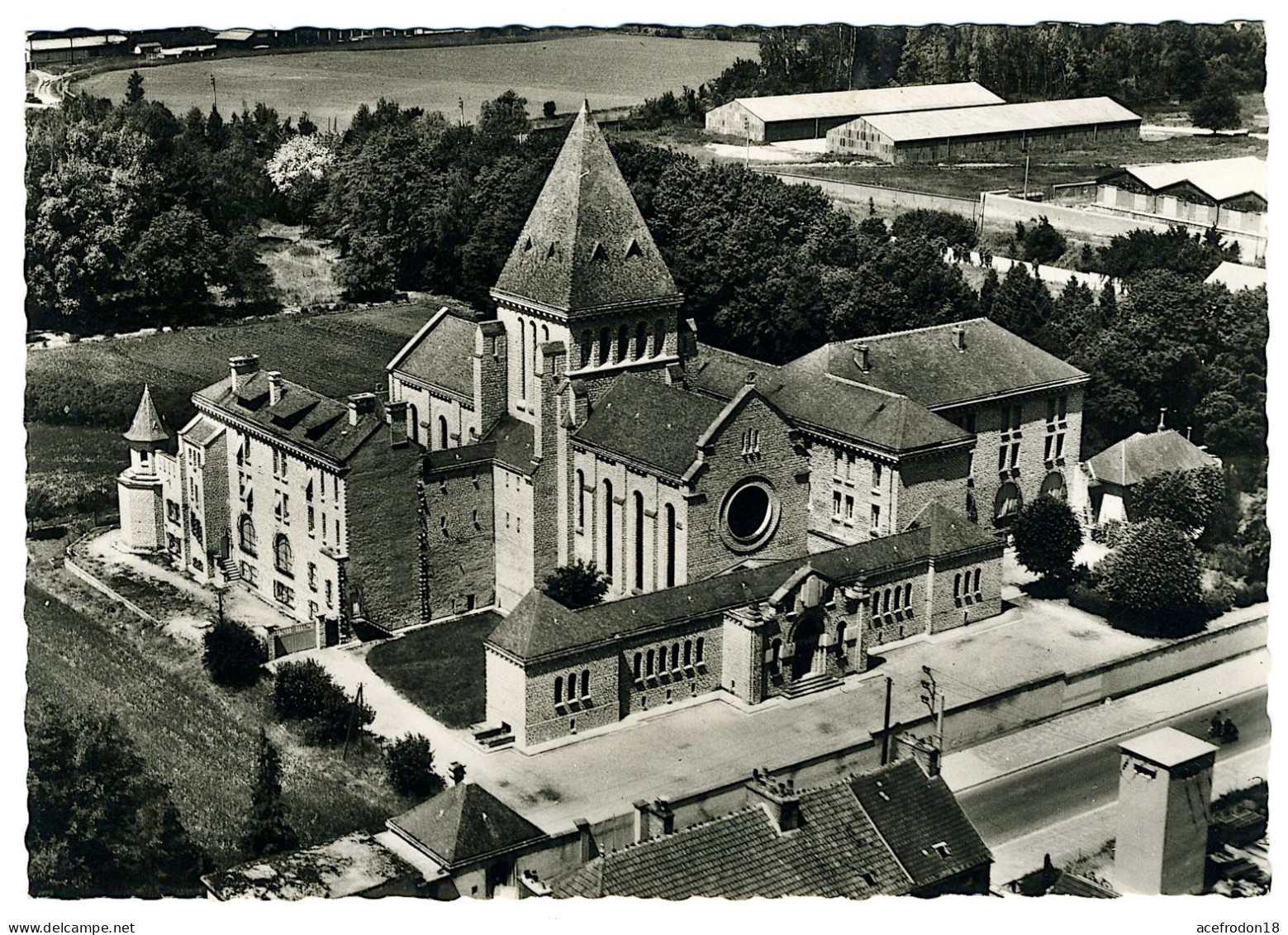 Sens - En Avion Au Dessus De... - Monastère De La Nativité Des Soeurs Dominicaines - Sens