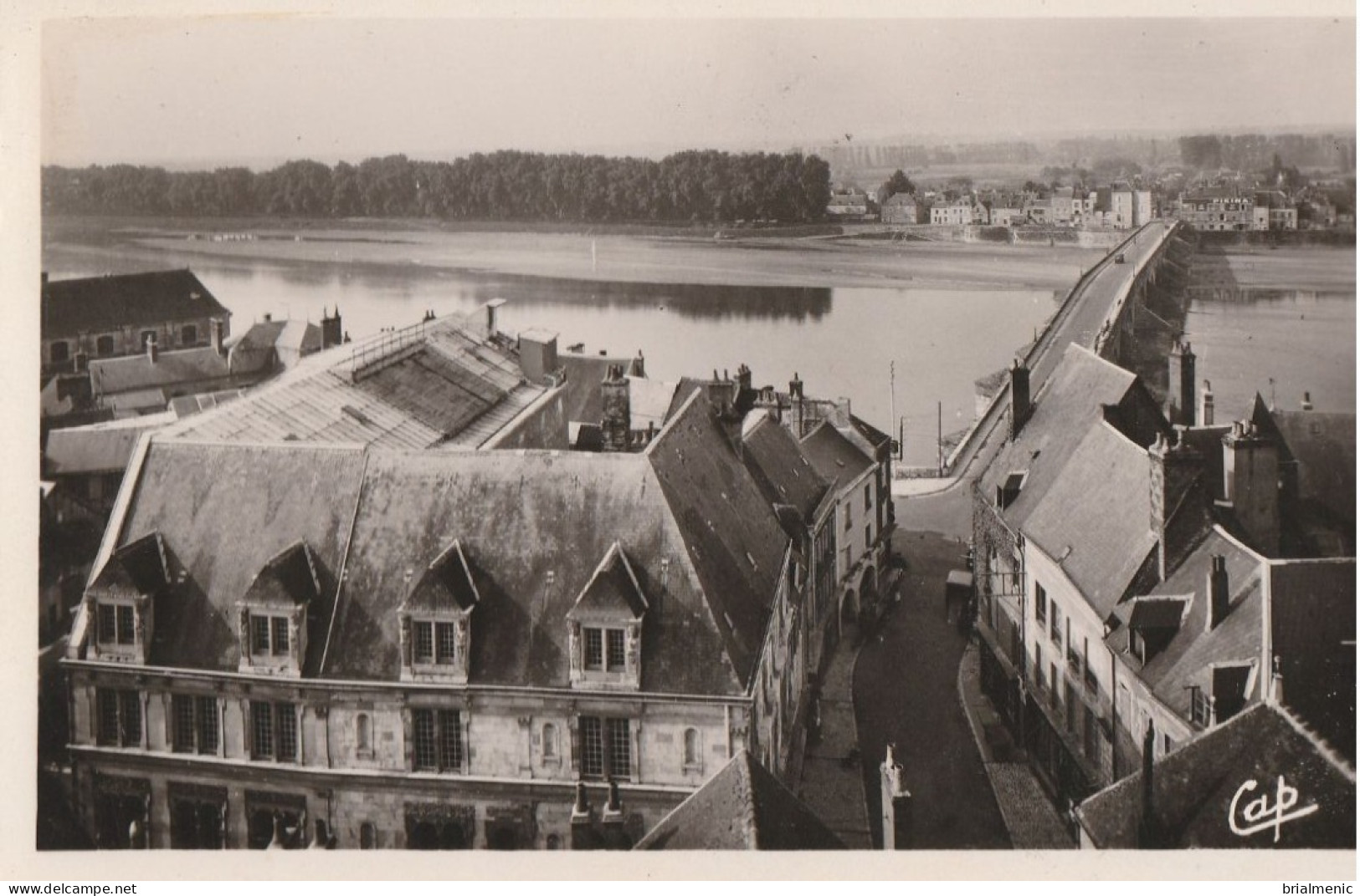 GIEN  Vue à Vol D'oiseau De L'hôtel Renaissance - Gien