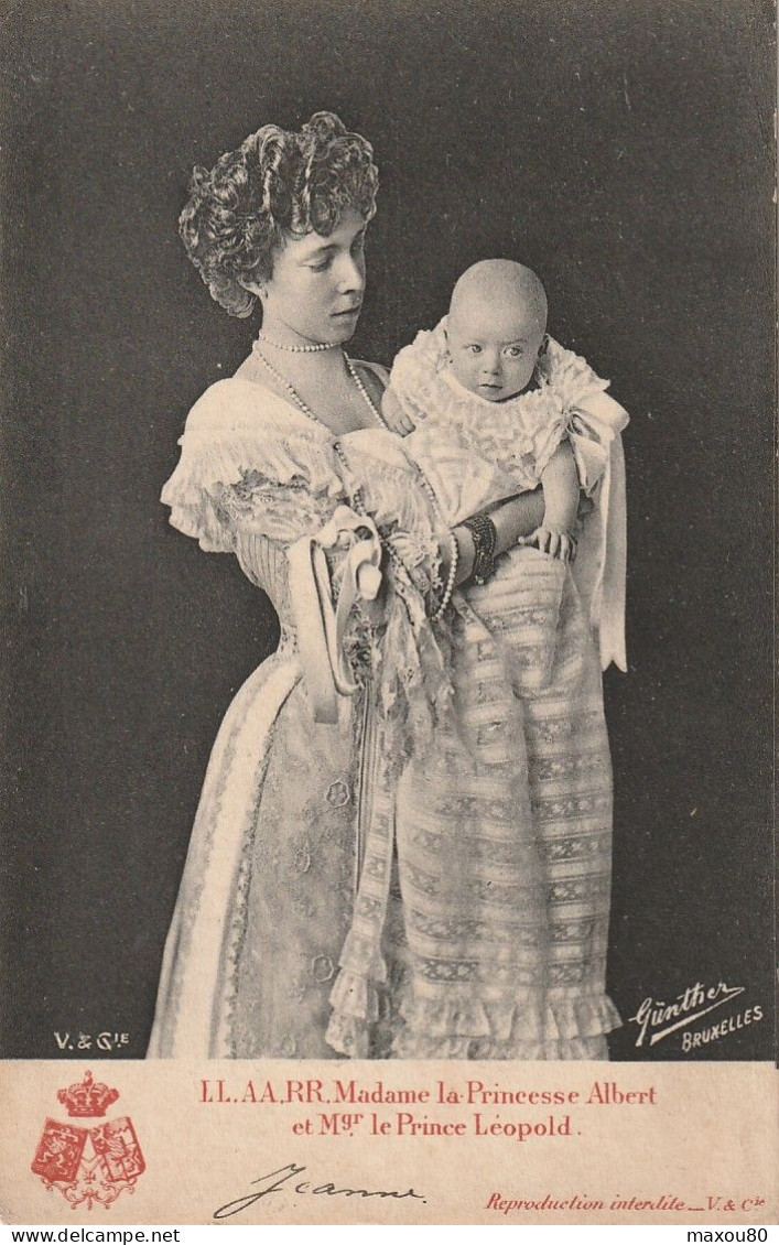 CPA  Madame La Princesse Albert Et Mgr Le Prince Léopold - Koninklijke Families