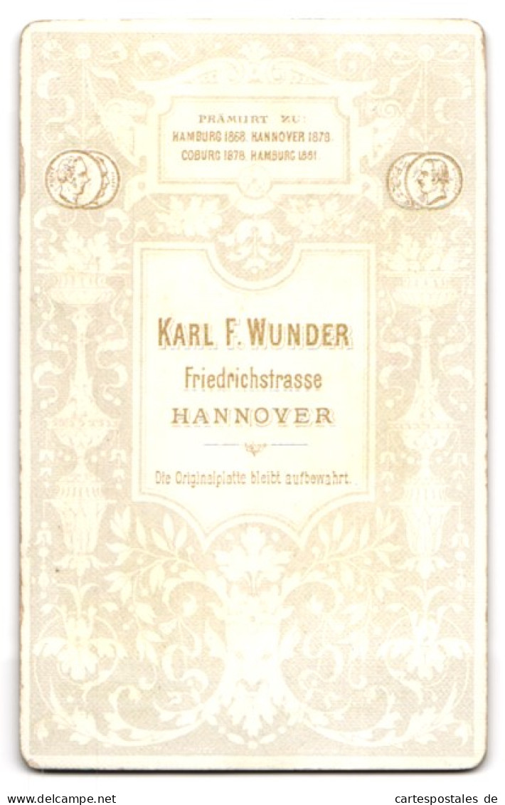 Fotografie Karl F. Wunder, Hannover, Friedrichstrasse, Junger Mann Mit Schnurrbart Im Halbprofil  - Personnes Anonymes