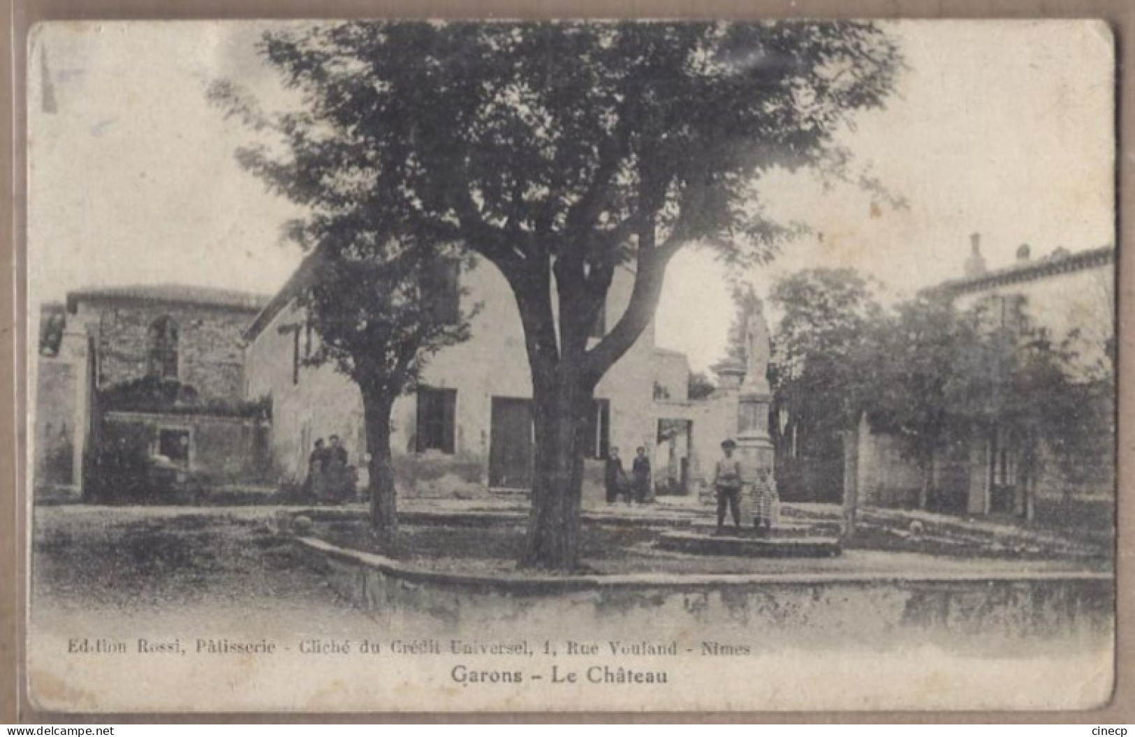 CPA 30 - GARONS - Le Château - TB PLAN PLACE CENTRE VILLAGE TB ANIMATION ARBRES - Other & Unclassified