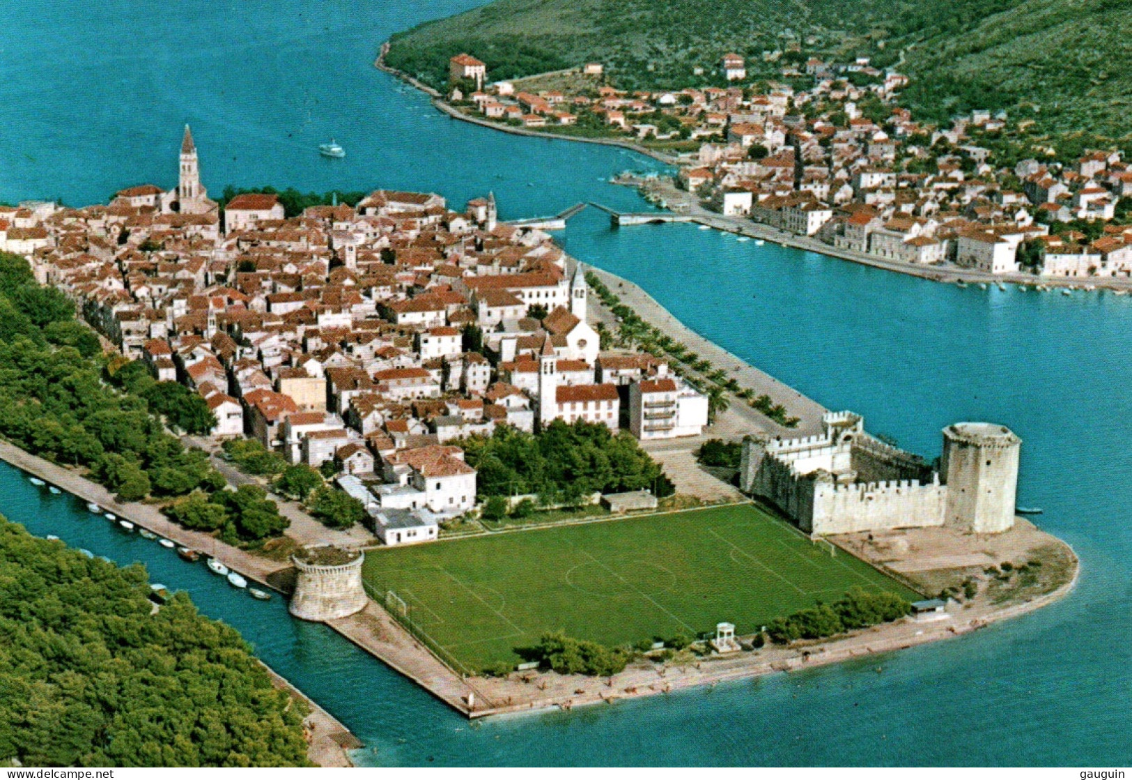 CPM - TROGIR - Vue Aérienne (Stade) ... - Stades