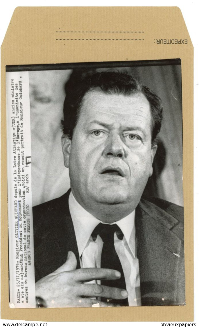 Photo De Presse   OLIVIER GUICHARD  Député De La  LOIRE ATLANTIQUE  1975 - Personnes Identifiées