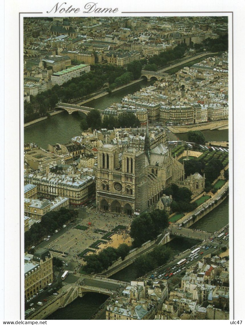 - PARIS - Vue Aérienne Sur La Cathédrale Notre Dame De Paris - - Notre Dame De Paris