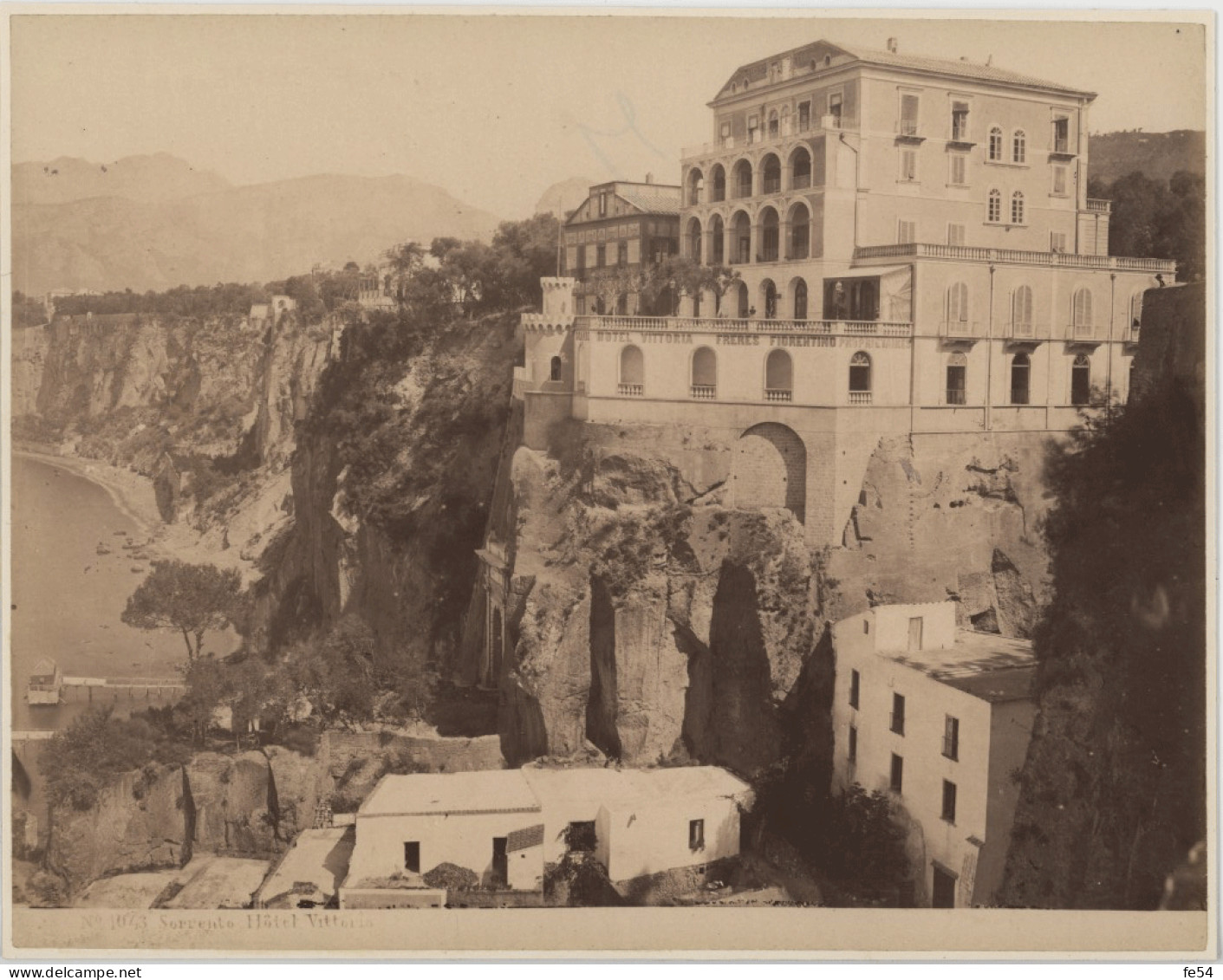 ° ITALIE ° NAPLES - NAPOLI ° SORRENTO ° HOTEL VITTORIA ° Photo De 1878 ° - Lieux