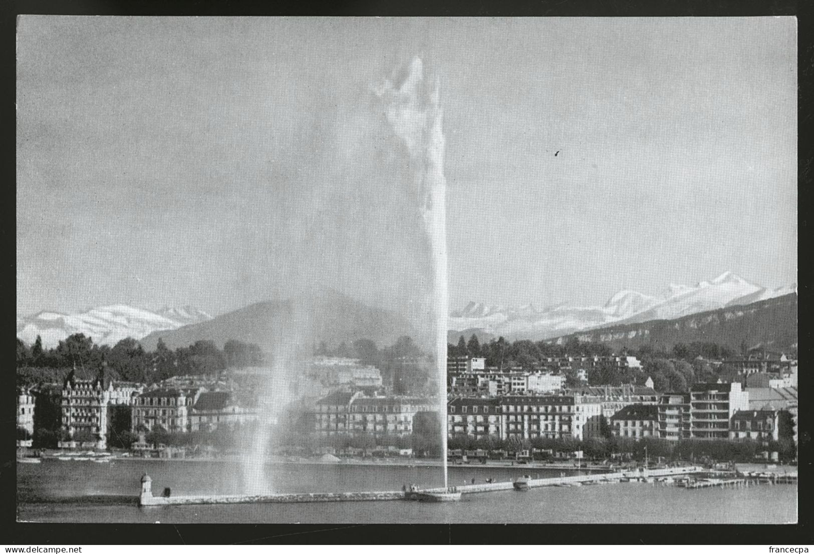 14621 - SUISSE - GENEVE - Le Jet D'eau Et Le Mont-Blanc - Genève