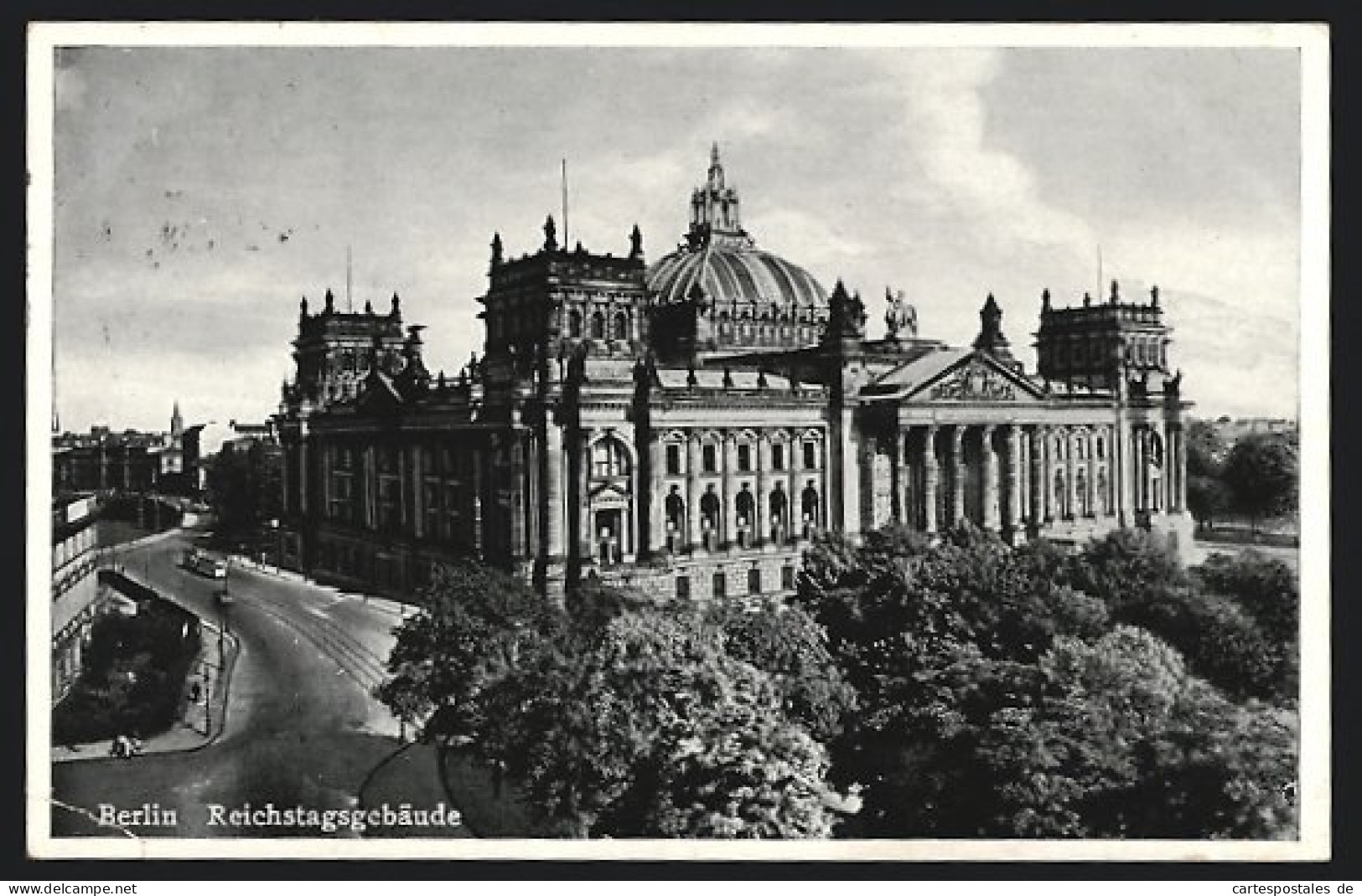 AK Berlin-Tiergarten, Reichstagsgebäude, Aussenansicht, Strassenbahn  - Tiergarten