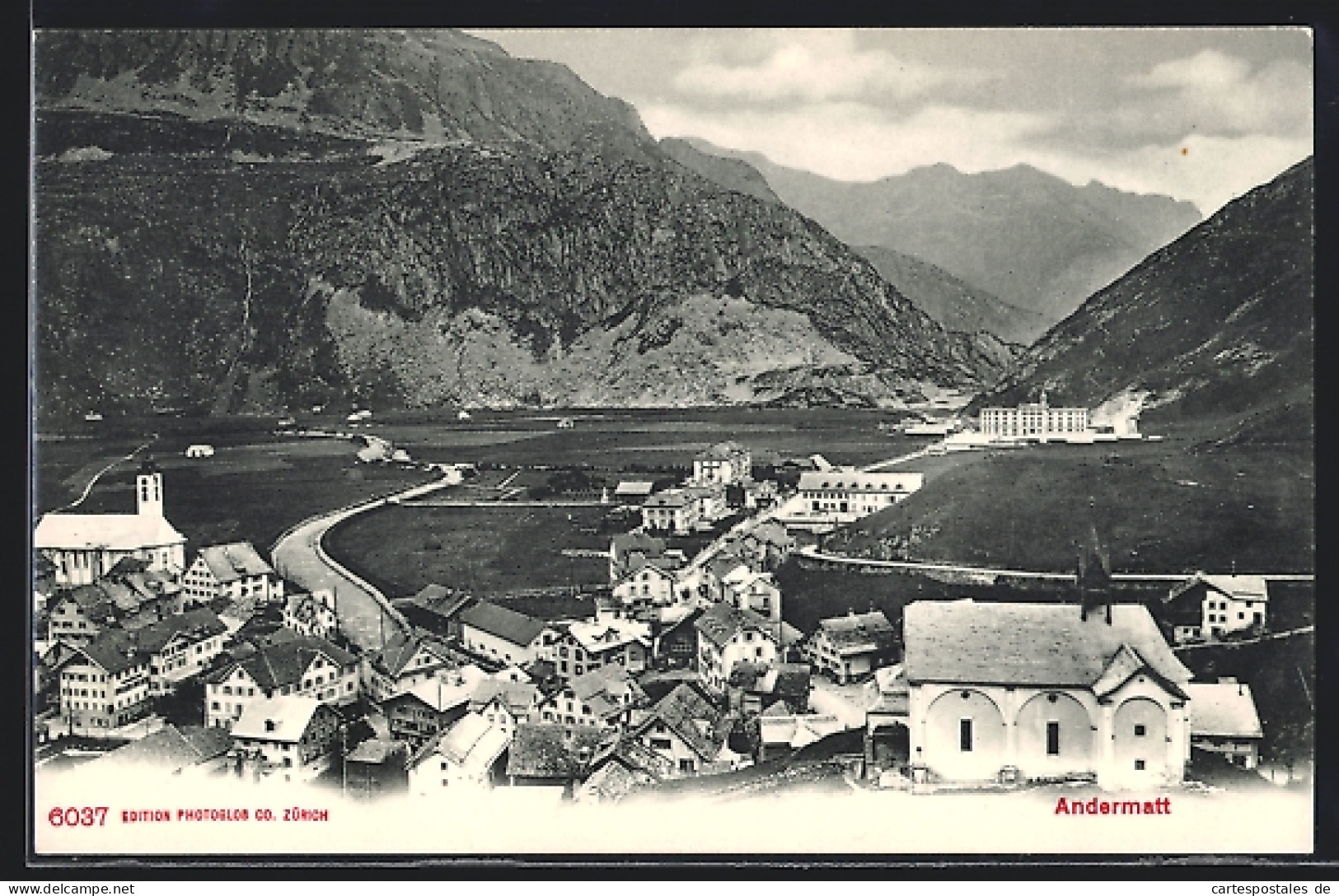 AK Andermatt, Ortsansicht Mit Kirche Und Landstrasse Aus Der Vogelschau  - Andermatt