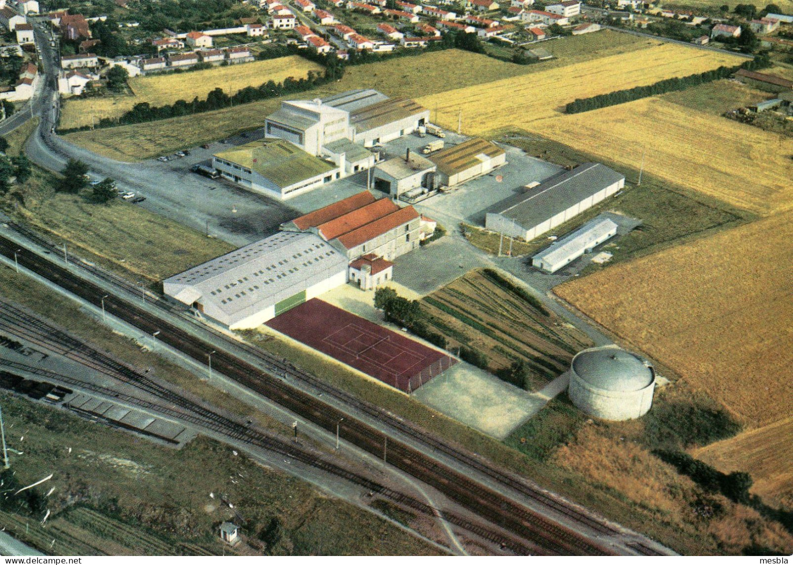 CPSM -  UNION  DES  CASEINERIES  COOPPERATIVES -  USINE  DE  SURGERES  (17) - Surgères