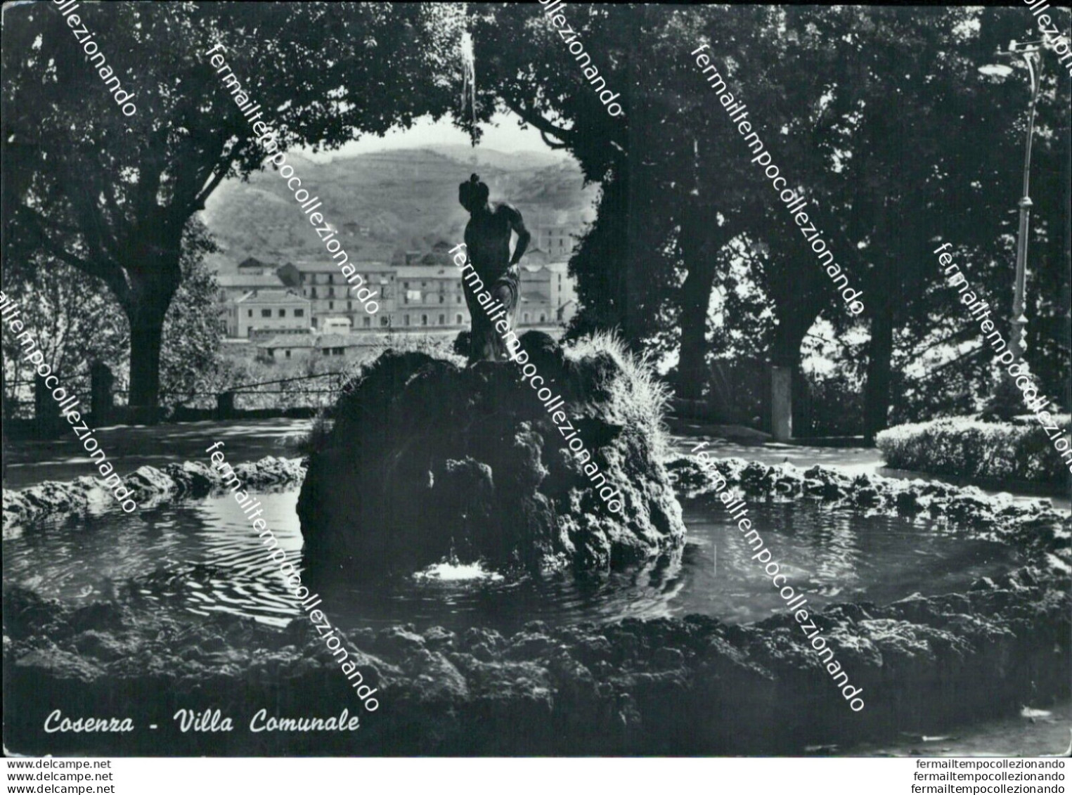 Ao687 Cartolina Cosenza Citta' Villa Comunale - Cosenza