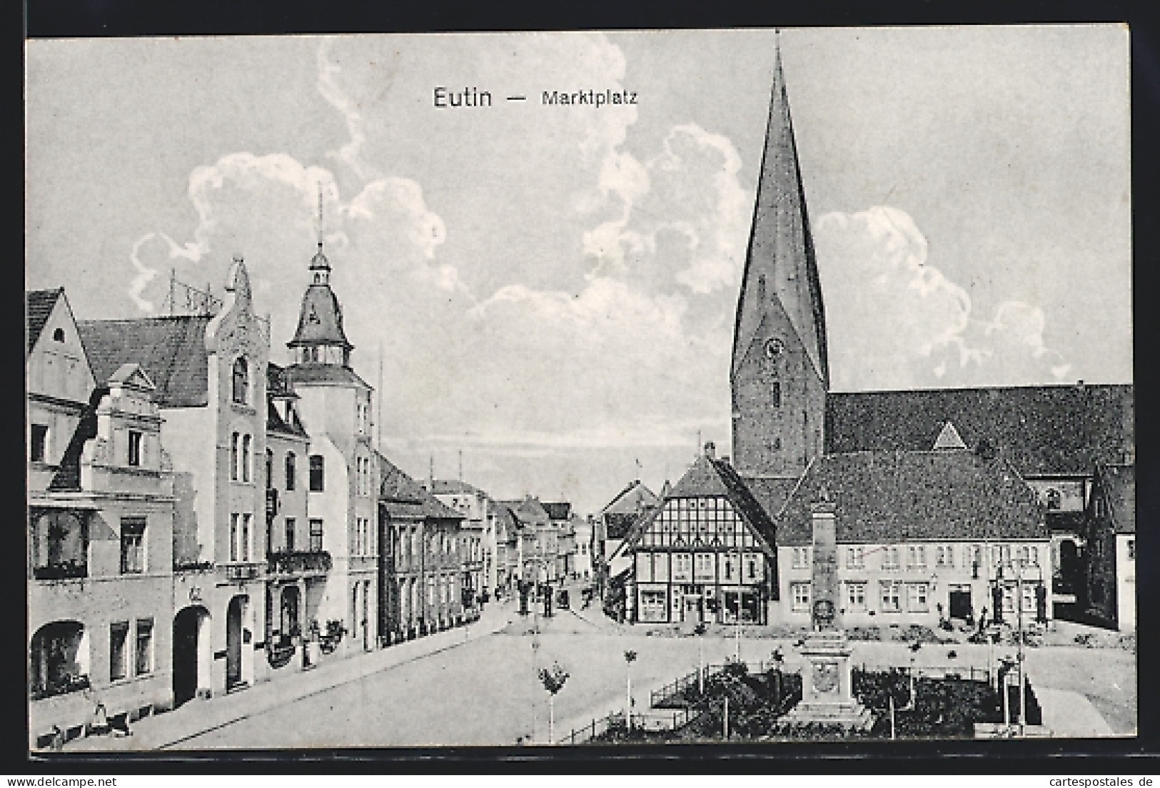 AK Eutin, Marktplatz Mit Kirche Und Denkmal  - Eutin