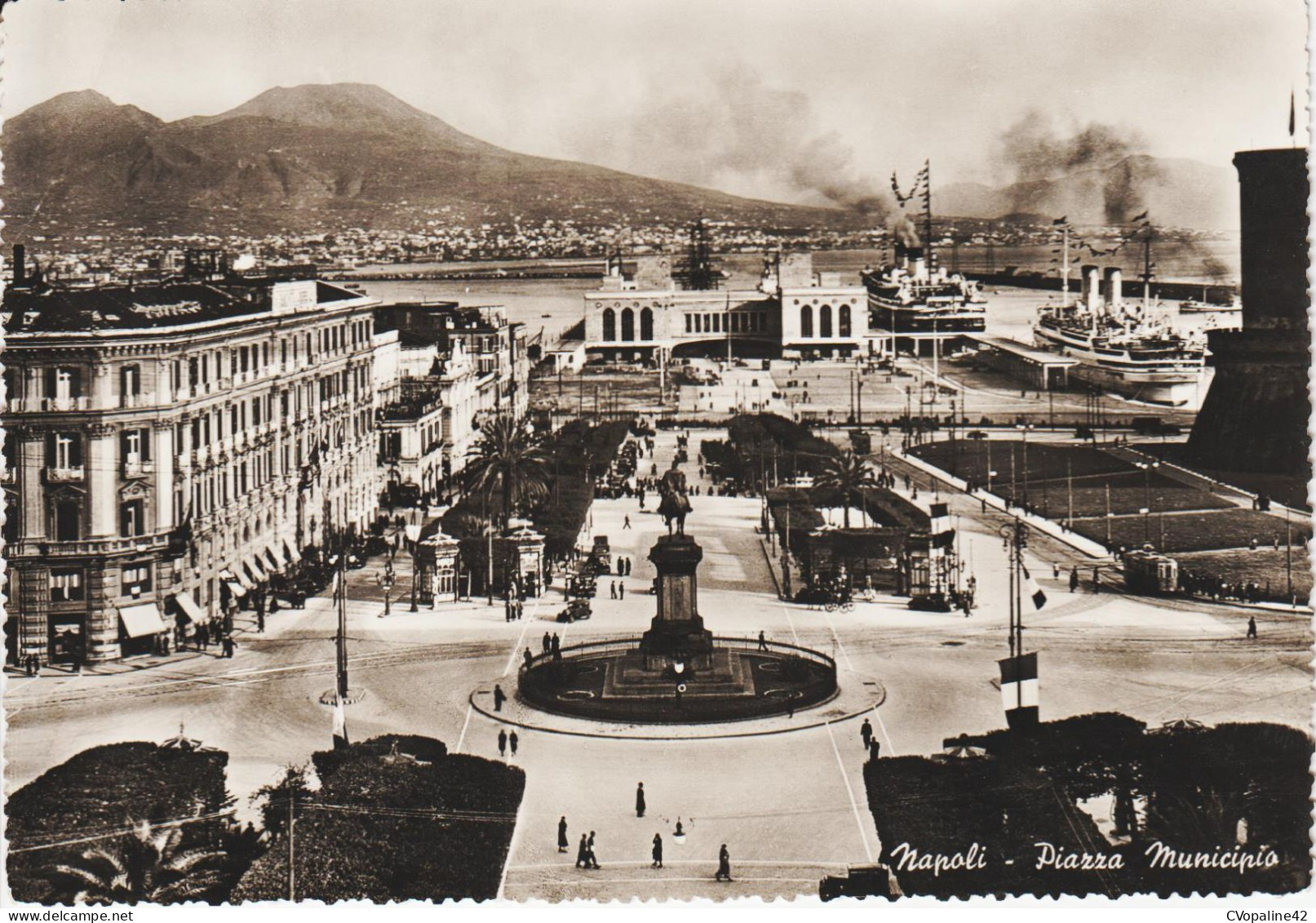 NAPOLI (Campania) Piazza Municipio - Napoli (Naples)