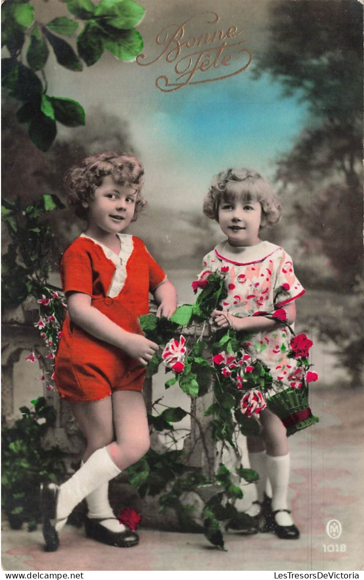 FETES - VOEUX - Bonne Fête - Petites Filles Avec Des Fleurs - Fantaisie - Carte Postale Ancienne - Andere & Zonder Classificatie