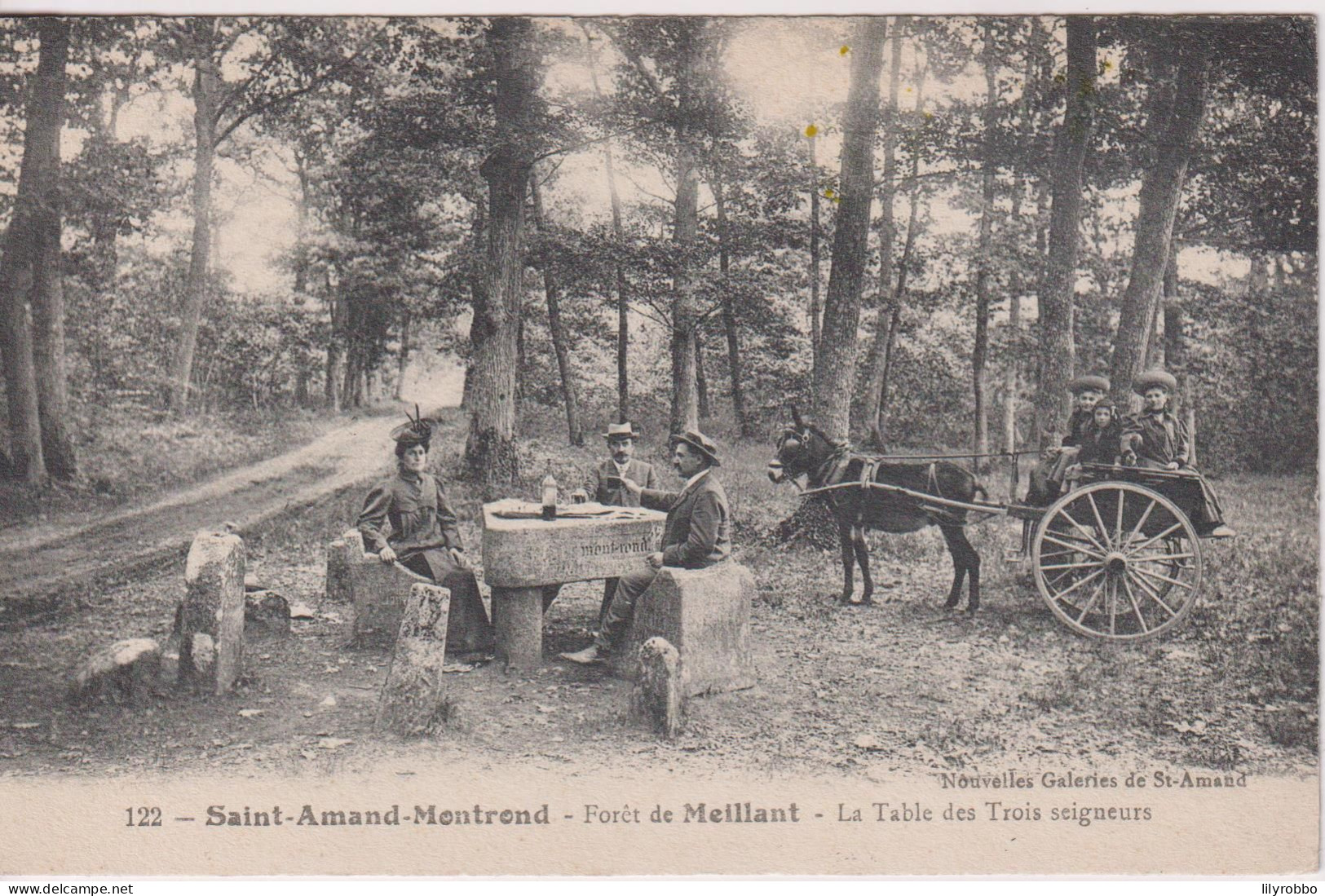 FRANCE - Saint-Amand-Montrond. Foret De Meillant - La Table Des Trois Signeurs - Saint-Amand-Montrond