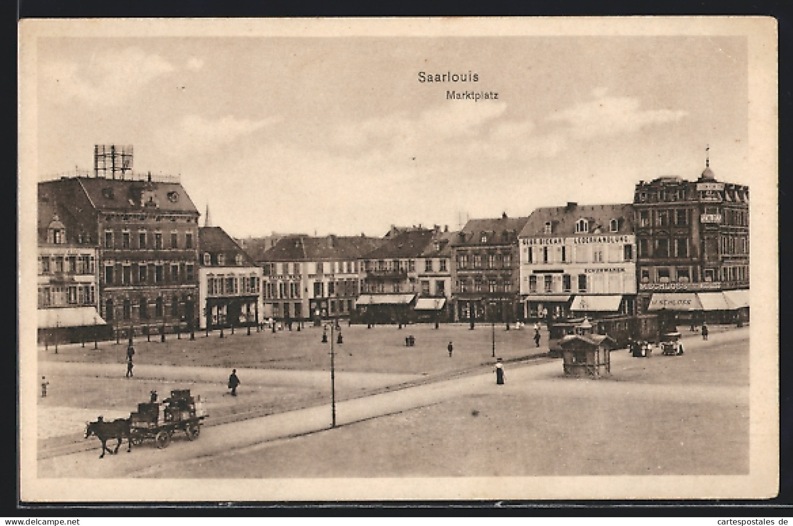 AK Saarlouis, Marktplatz Mit Strassenbahn Aus Der Vogelschau  - Kreis Saarlouis