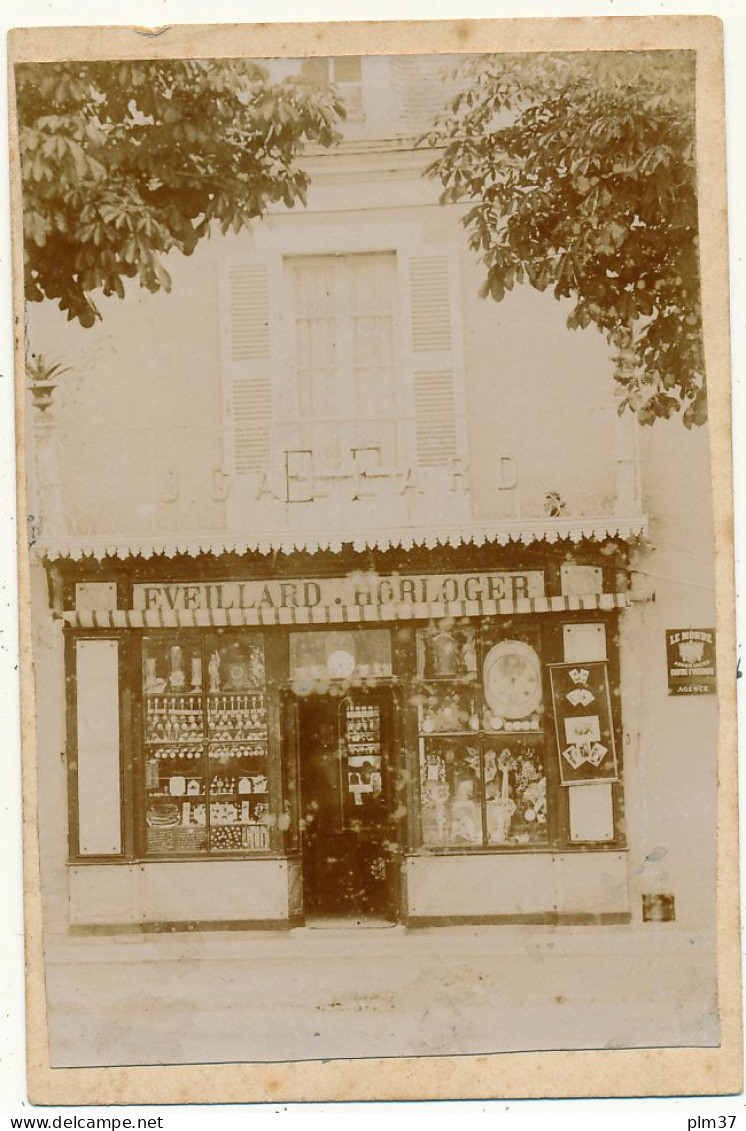 NOYANT - Photo 8 X 12 Cm - Devanture De L'Horlogerie Eveillard Contrecollé Sur Carte De Visite - Autres & Non Classés