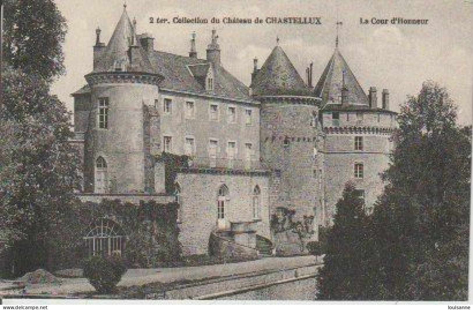 CHÂTEAU  DE  CHASTELLUX   ( 89 )   LA  COUR  D' HONNEUR  -  C  P  A  ( 24  /  4  / 149  ) - Kastelen