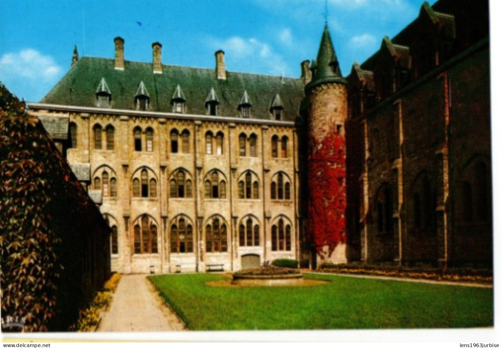 Abbaye De Maredsous  , Préau Du Réfectoire - Anhee