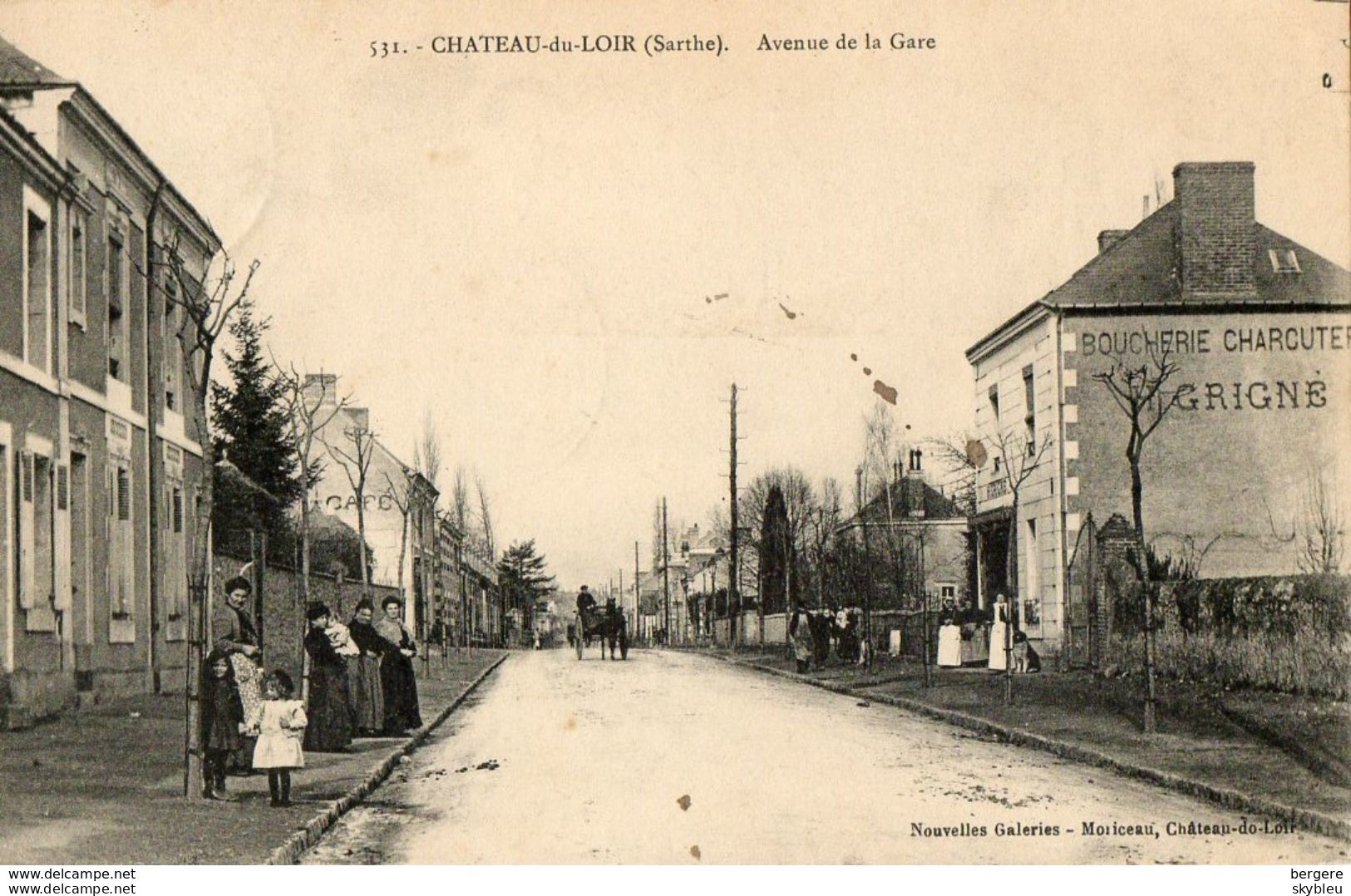 72. CPA - CHATEAU DU LOIR - Avenue De La Gare - Boucherie Grigné - 1909 - - Chateau Du Loir