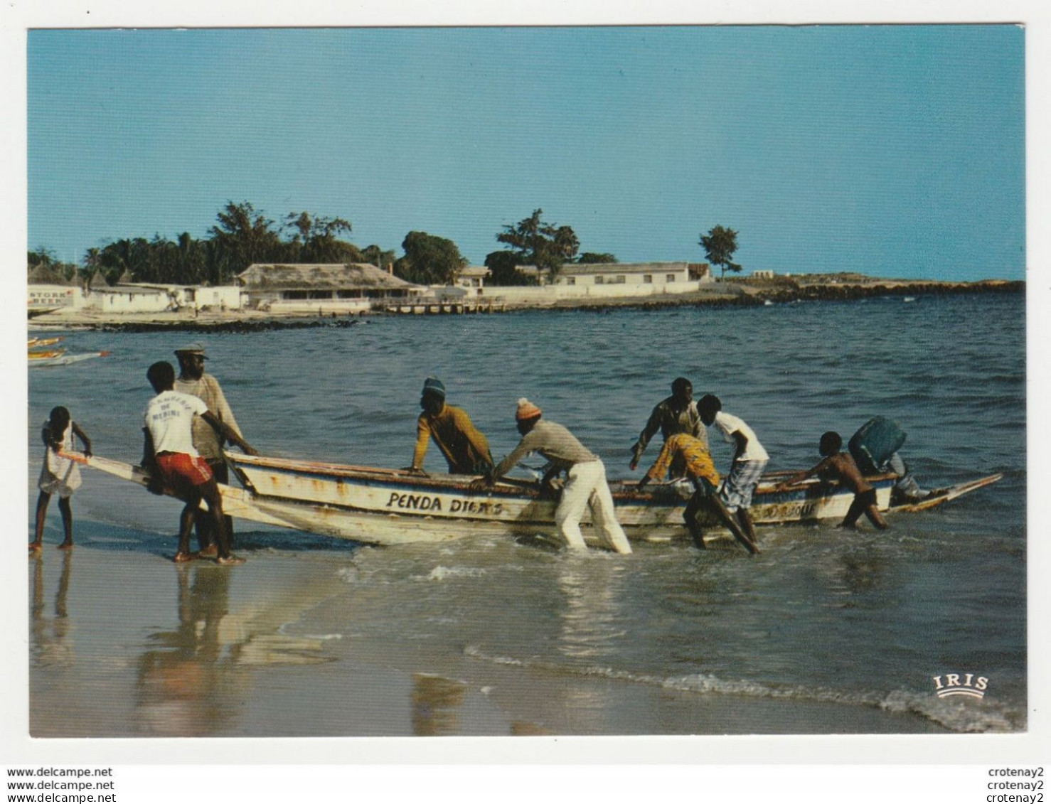 SENEGAL Retour De Pêche Barque Penda Diems Pêcheurs VOIR DOS Edit ADP Dakar N°8121 - Senegal