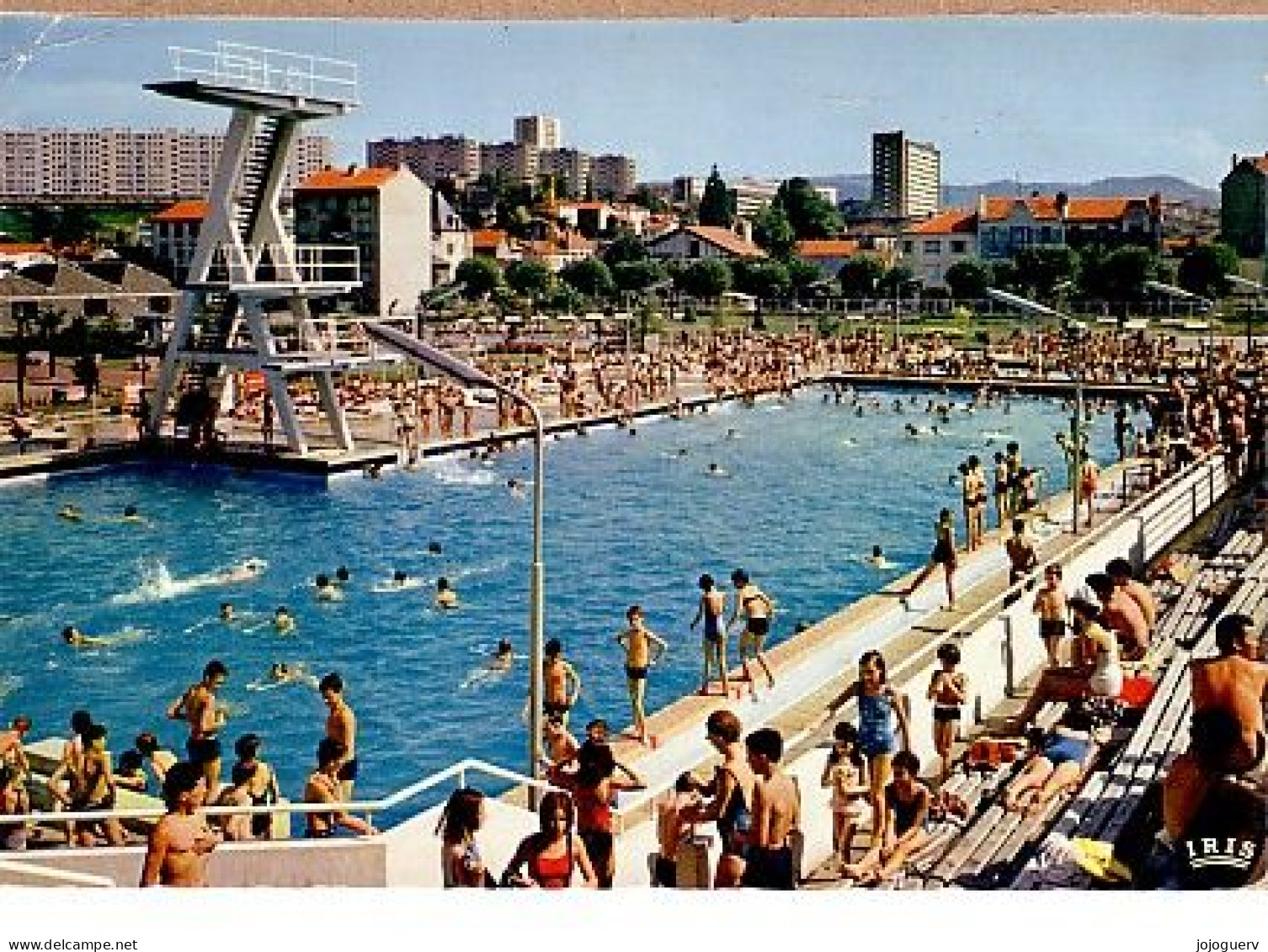 Clermont Ferrand Stade Nautique Pierre De Coubertin ( Piscine  En Plein Air , Plongeoir...immeubles; Timbrée En 1966 - Clermont Ferrand