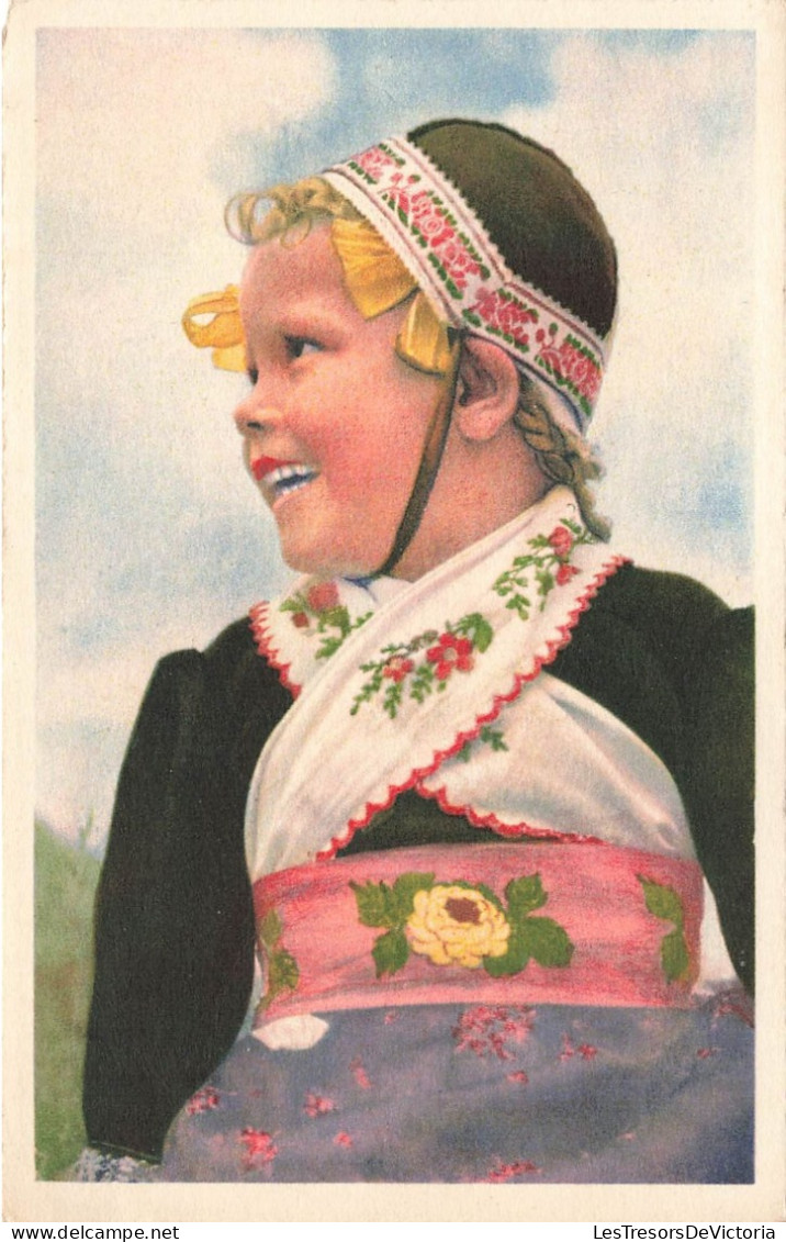 SUISSE - Enfants - Fillette D'Evolène - Colorisé - Portrait - Carte Postale Ancienne - Sonstige & Ohne Zuordnung