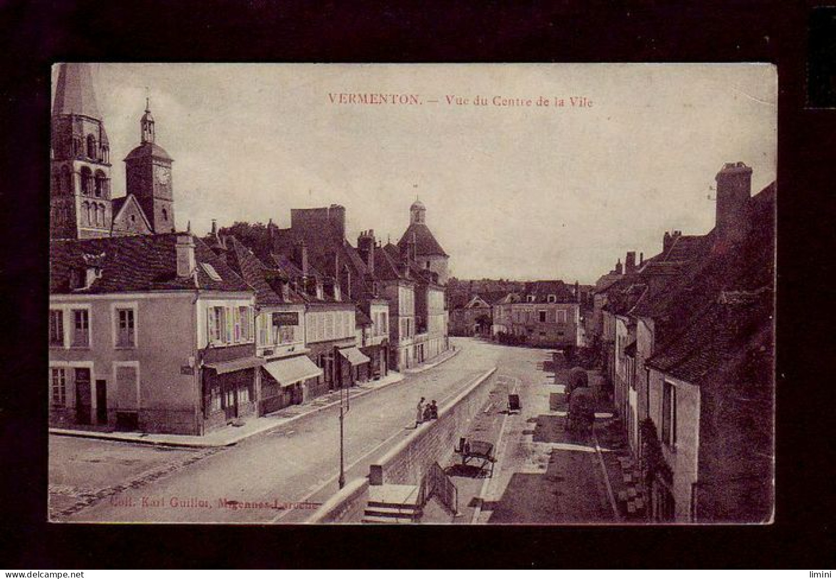 89 - VERMENTON - VUE DU CENTRE DE LA VILLE - ANIMÉE - ATTELAGE -  - Vermenton