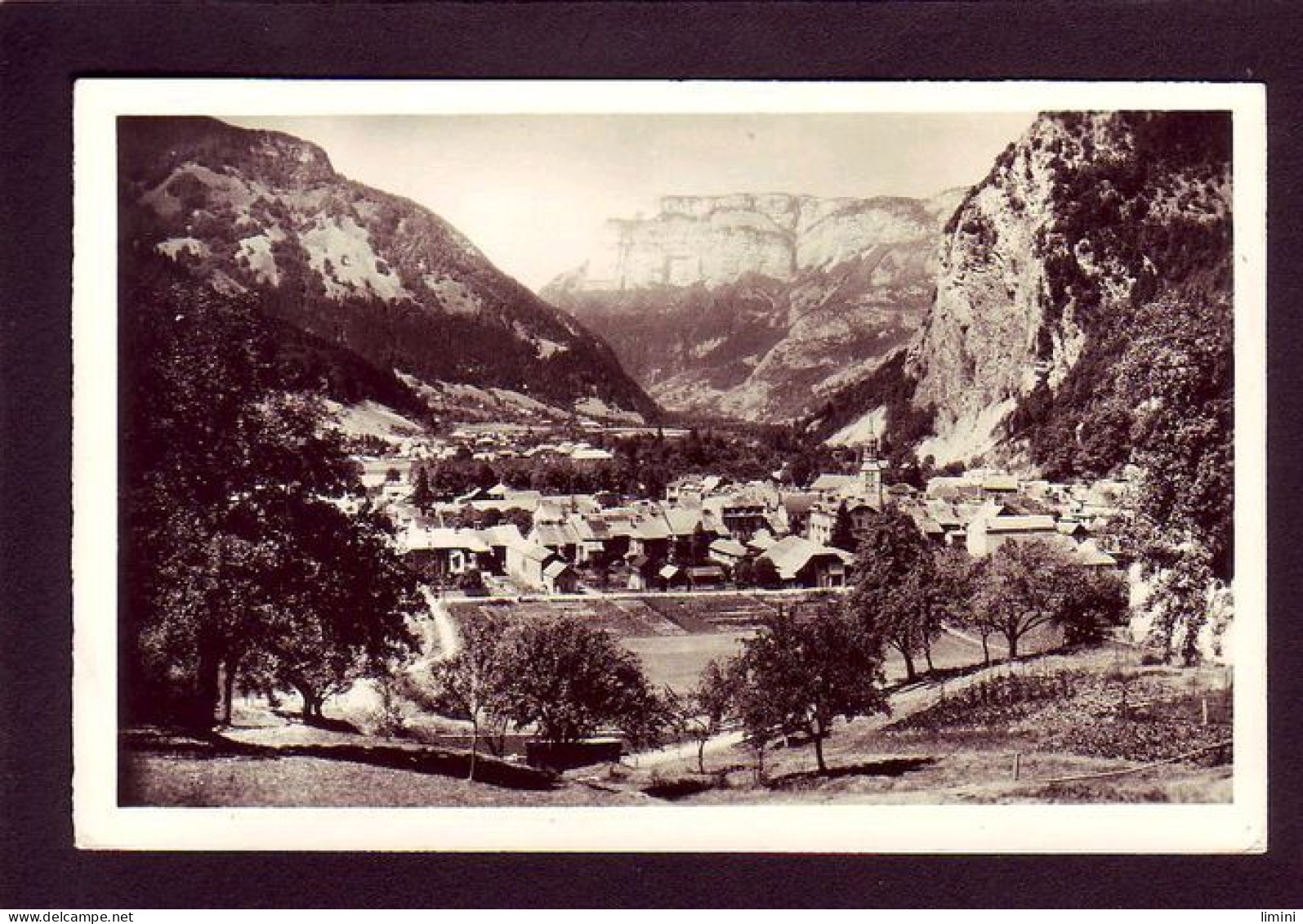 74 - THONES - VUE GÉNÉRALE ET LE PARMELAN -  - Thônes