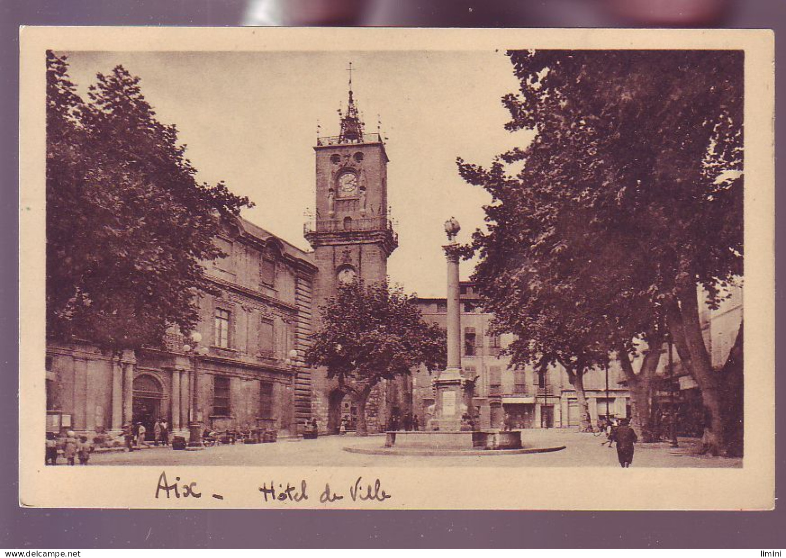 13 - AIX-en-PROVENCE - PLACE DE L'HOTEL DE VILLE - ANIMÉE -  - Aix En Provence