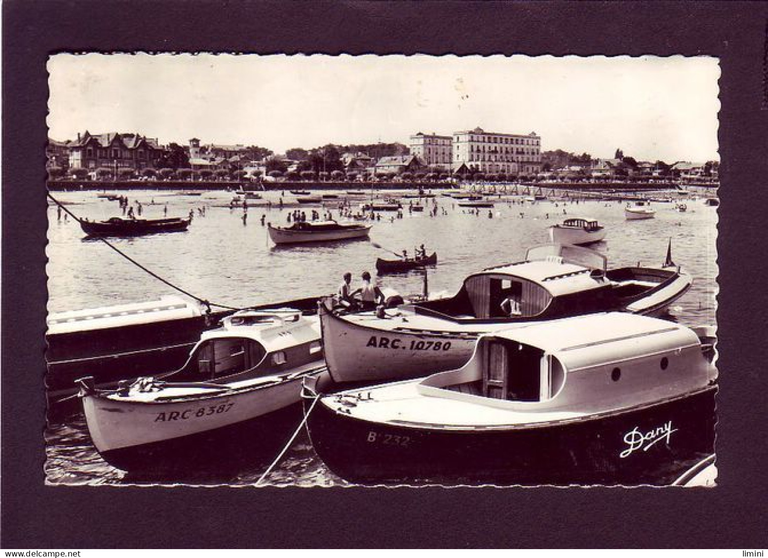 33 - ARCACHON - VUE SUR LE BASSIN - ANIMÉE -  - Arcachon