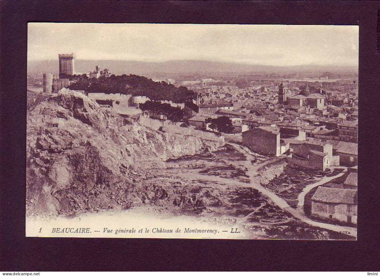 30 - BEAUCAIRE - VUE GÉNÉRALE ET LE CHATEAU DE MONTMORENCY -  - Beaucaire