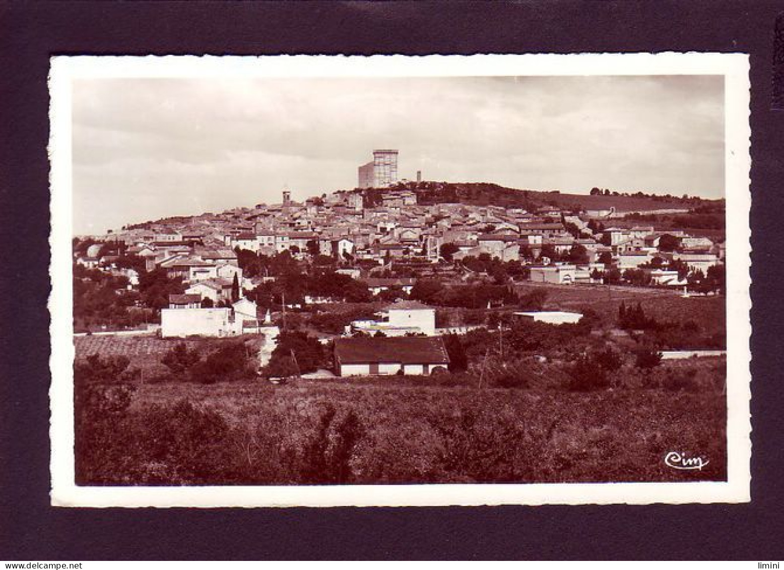 84 - CHATEAUNEUF-du-PAPE - VUE GÉNÉRALE COTE SUD-EST -  - Chateauneuf Du Pape