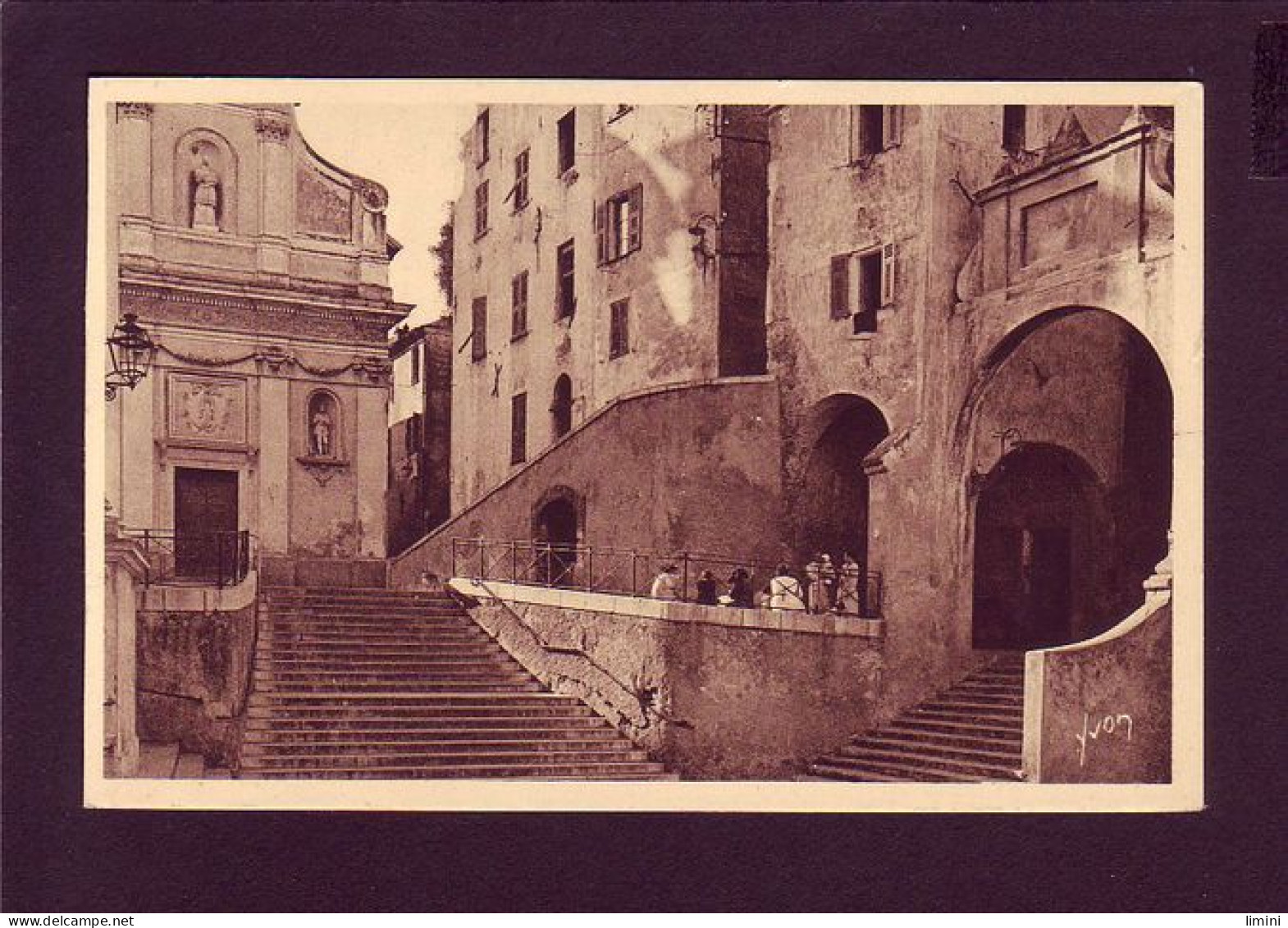 06 - MENTON - ÉGLISE SAINT-MICHEL ET LES VIEILLES MAISONS SUR LA PLACE - ANIMÉE -  - Menton