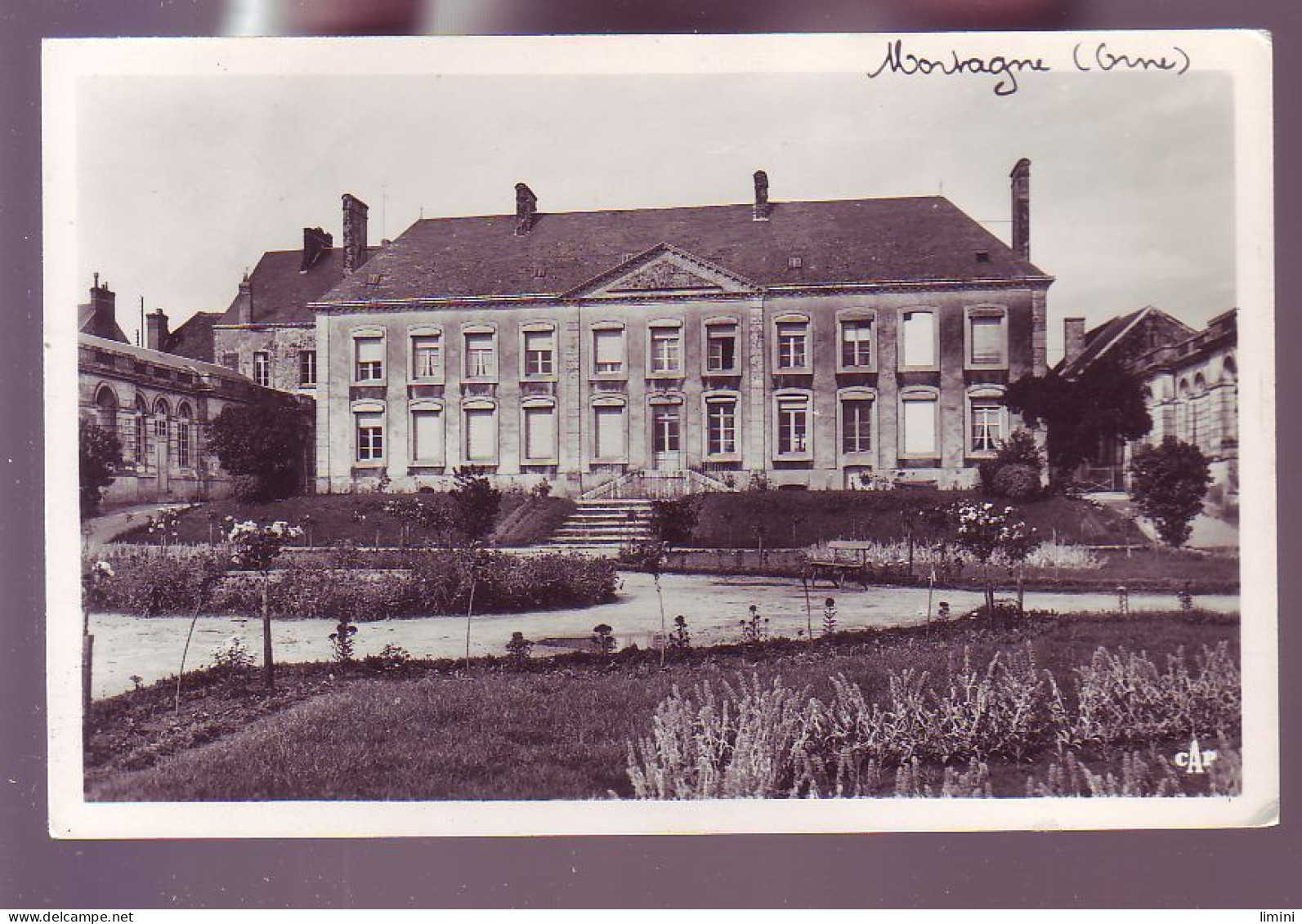 61 - MORTAGNE - LA MAIRIE ET LE JARDIN -  - Mortagne Au Perche