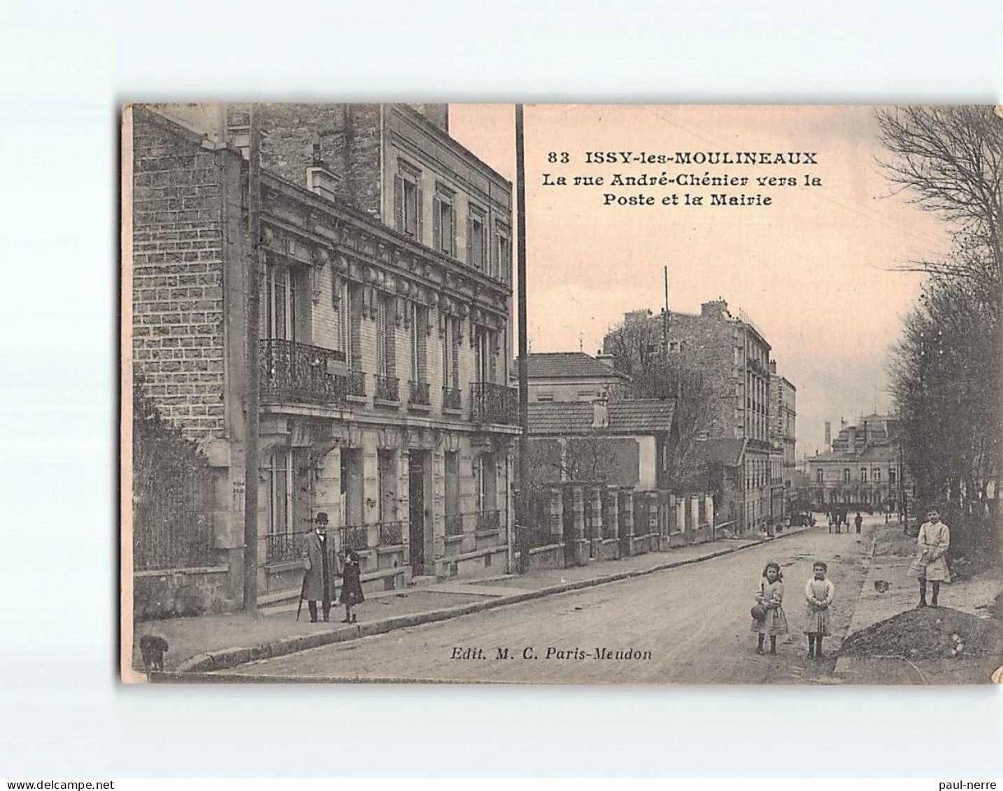 ISSY LES MOULINEAUX : La Rue André-Chénier Vers La Poste Et La Mairie - état - Issy Les Moulineaux