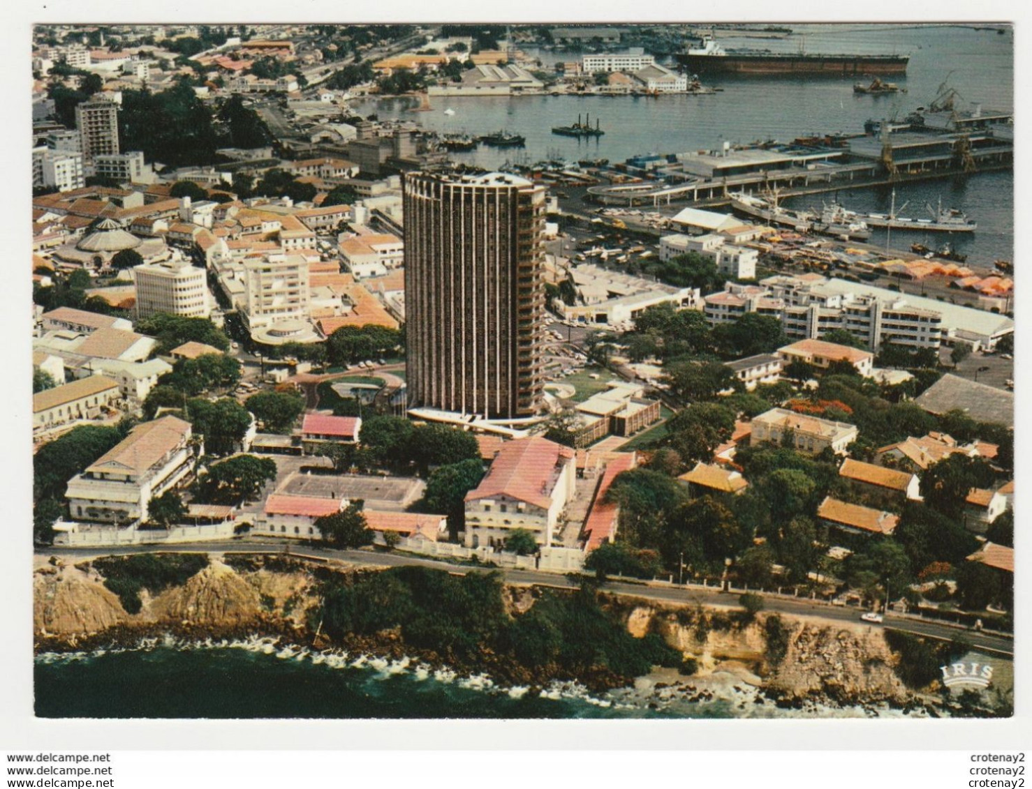 SENEGAL DAKAR Vue Aérienne Bateaux CARGO Terrain De Basket Ball VOIR DOS Edit ADP Dakar N°8186 - Sénégal