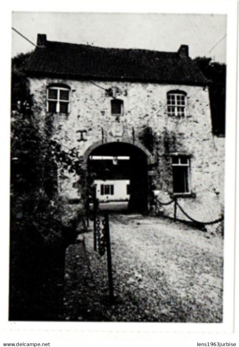 Sars - La - Bruyère , Entrée Du Vieux  Château Et La Poterie - Frameries