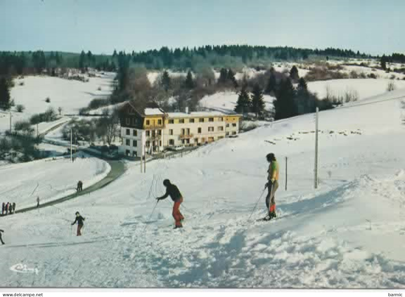 LONGCHAUMOIS, LE NID, STATION ET HEBERGEME, SKIEURS  COULEUR  REF 15882 - Other & Unclassified