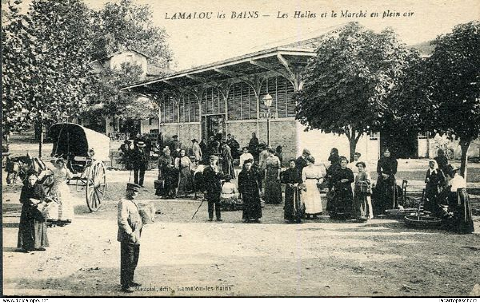 X127747 HERAULT LAMALOU LES BAINS LES HALLES ET LE MARCHE EN PLEIN AIR - Lamalou Les Bains