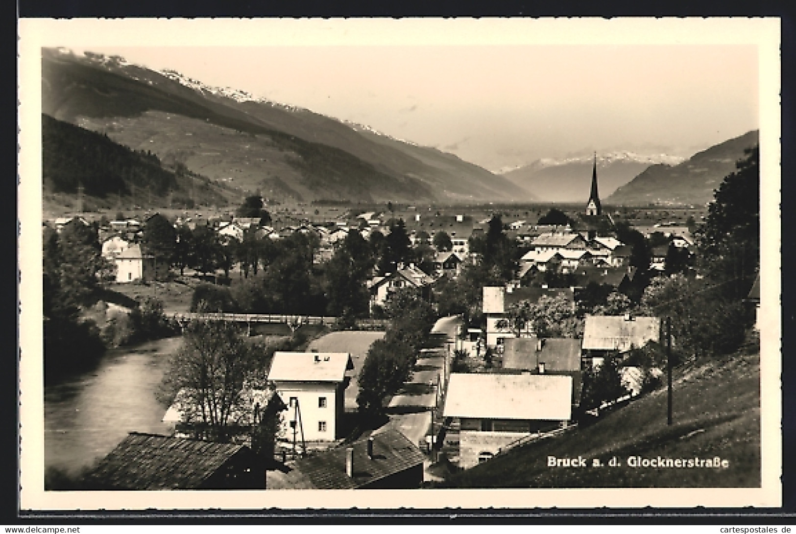 AK Bruck A. D. Glocknerstrasse, Teilansicht Mit Bergen  - Autres & Non Classés