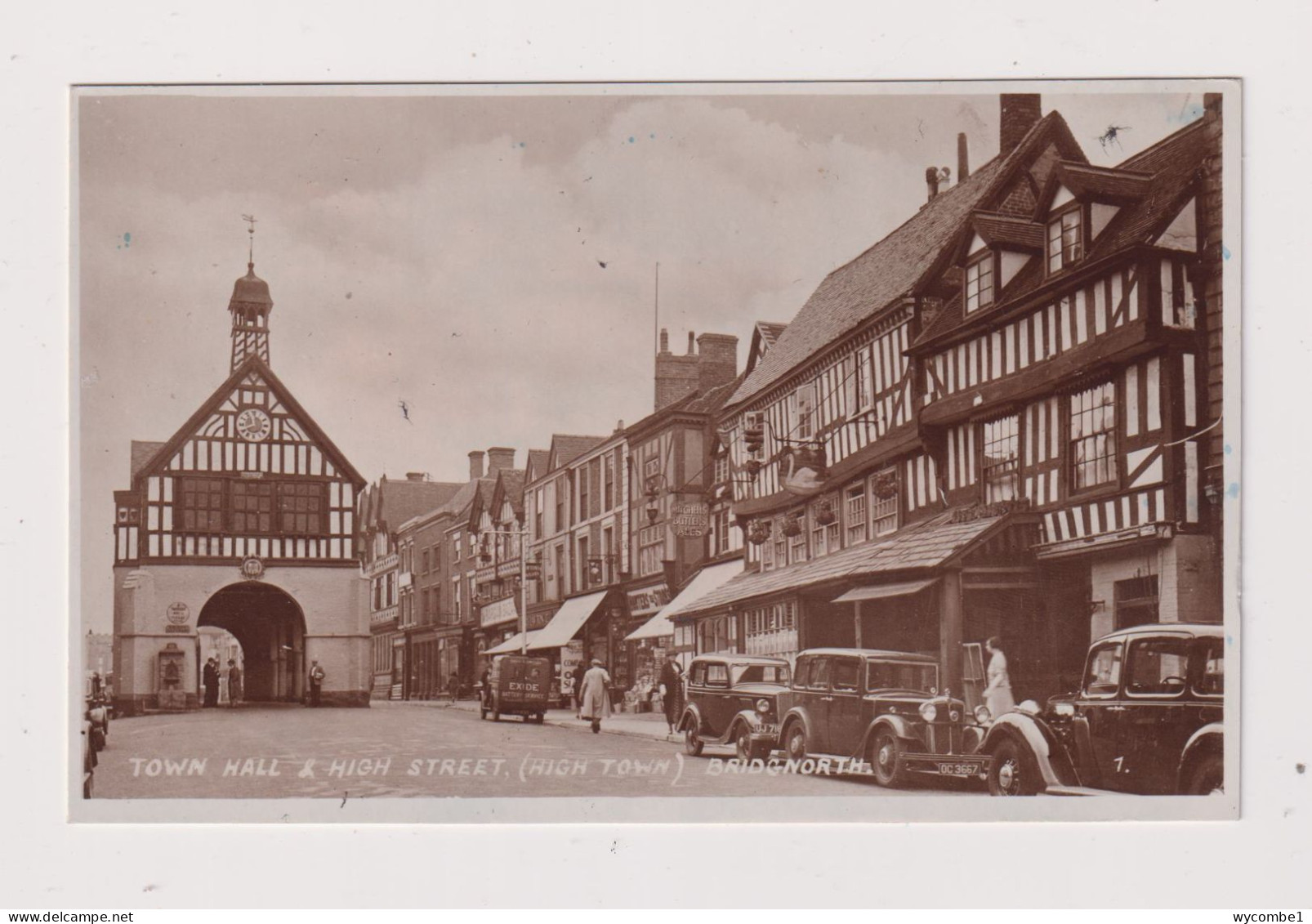 ENGLAND -  Bridgnorth Town Hall And High Street  Unused Vintage Postcard - Shropshire