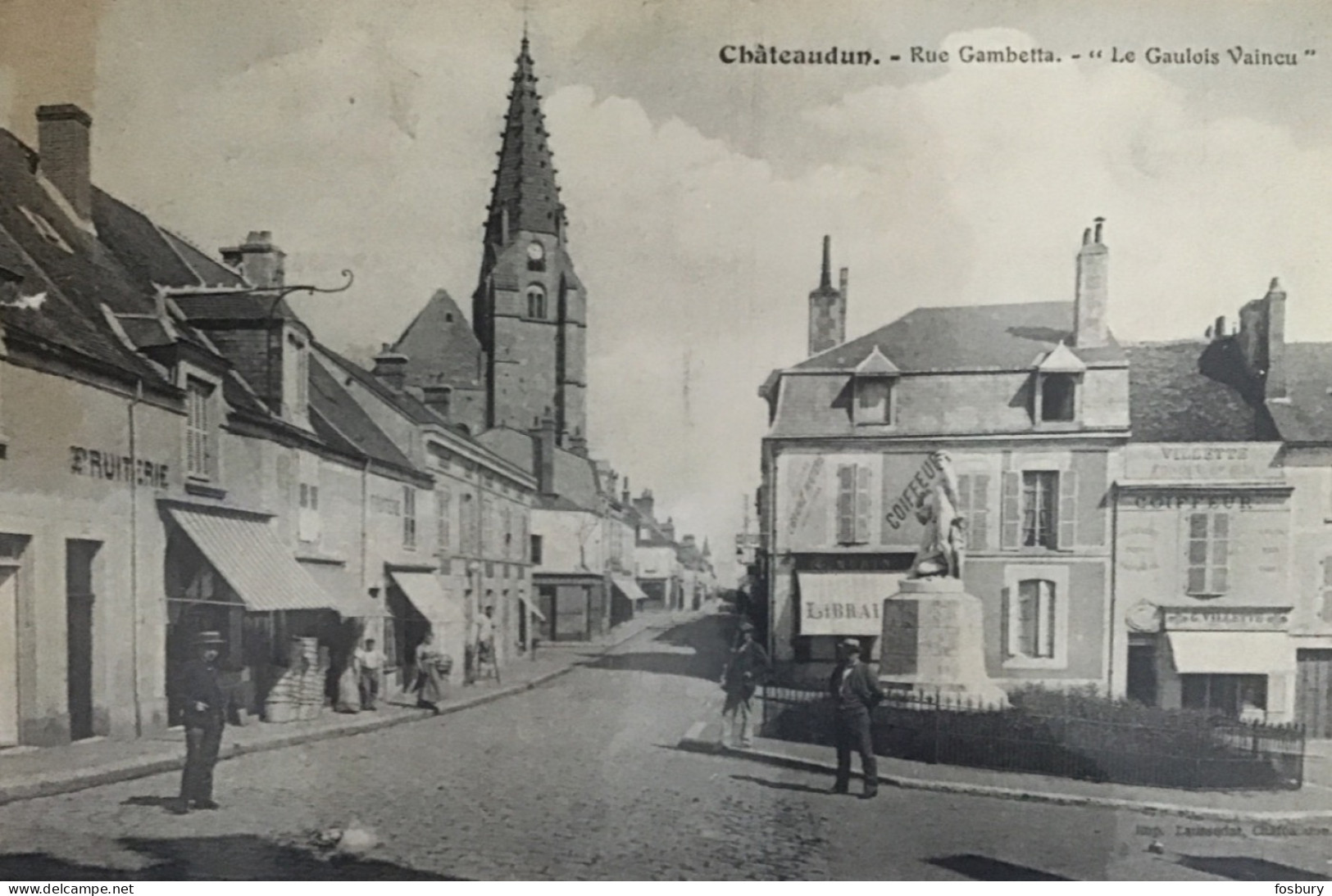 L35 Chateaudun Rue Gambetta «  Le Gaulois Vaincu « - Chateaudun