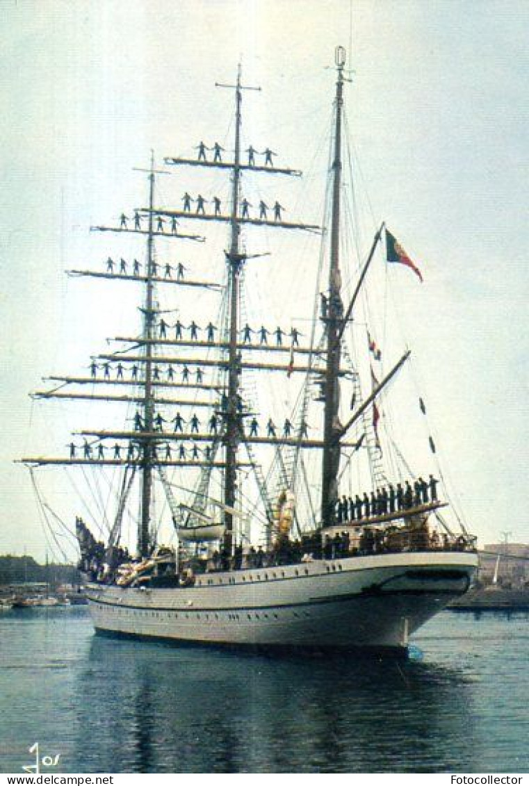 Voilier école Russe Sedov à La Manoeuvre - Sailing Vessels