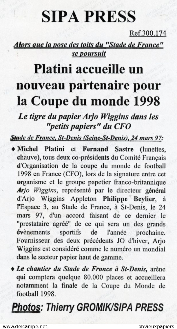 Lot De5  Photos  MICHEL PLATINI   Et La Coupe Du Monde De Football 1998 SIPA PRESS - Sport
