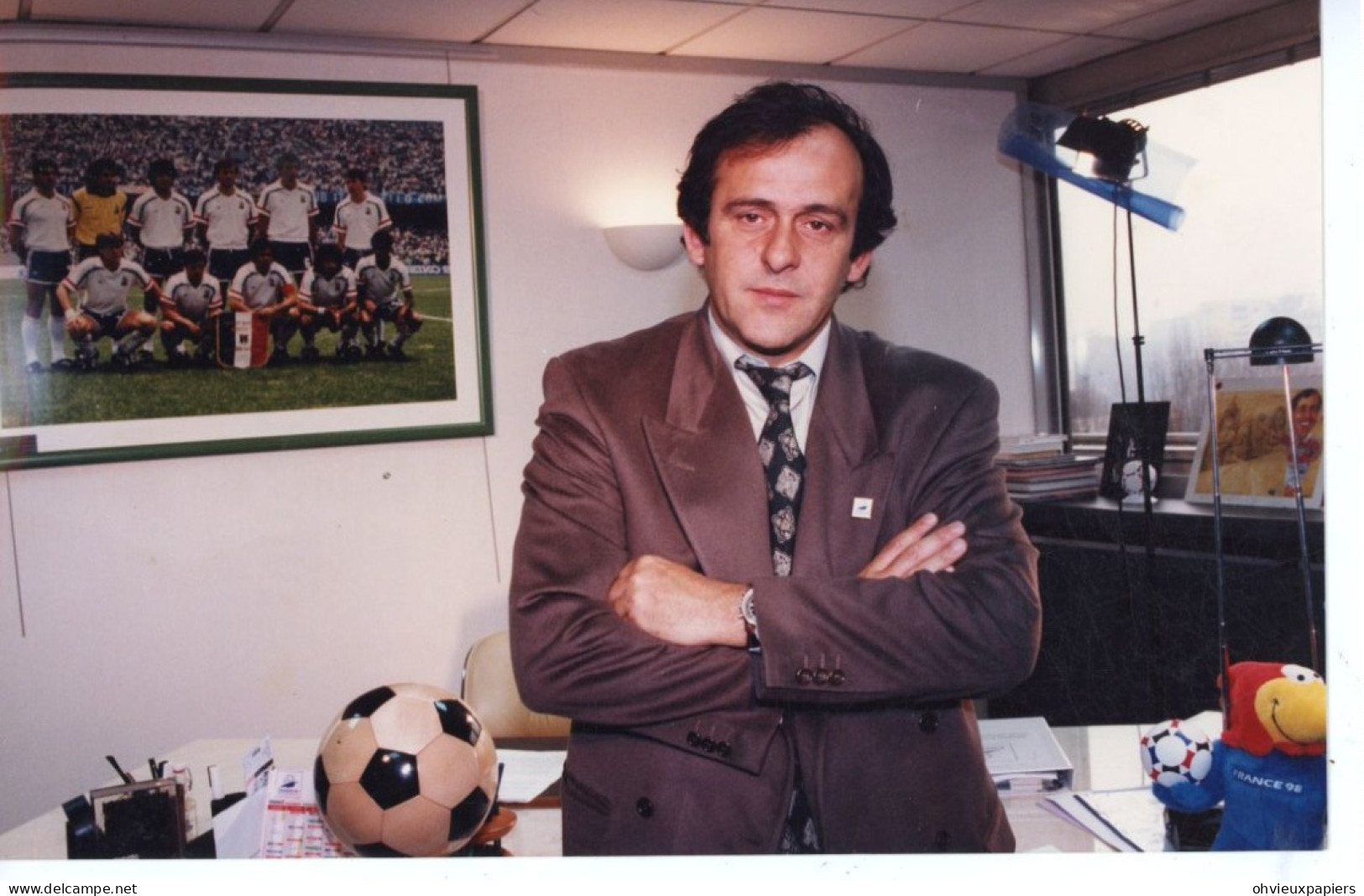 Lot De5  Photos  MICHEL PLATINI   Et La Coupe Du Monde De Football 1998 SIPA PRESS - Sporten