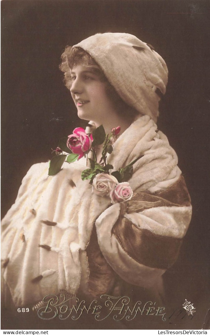 FETES - VOEUX - Bonne Année - Femme Avec Des Roses - Fantaisie - Carte Postale Ancienne - Nouvel An