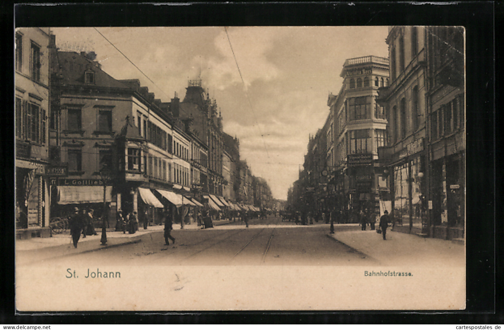 AK St. Johann / Saar, Bahnhofstrasse Mit Geschäften  - Autres & Non Classés